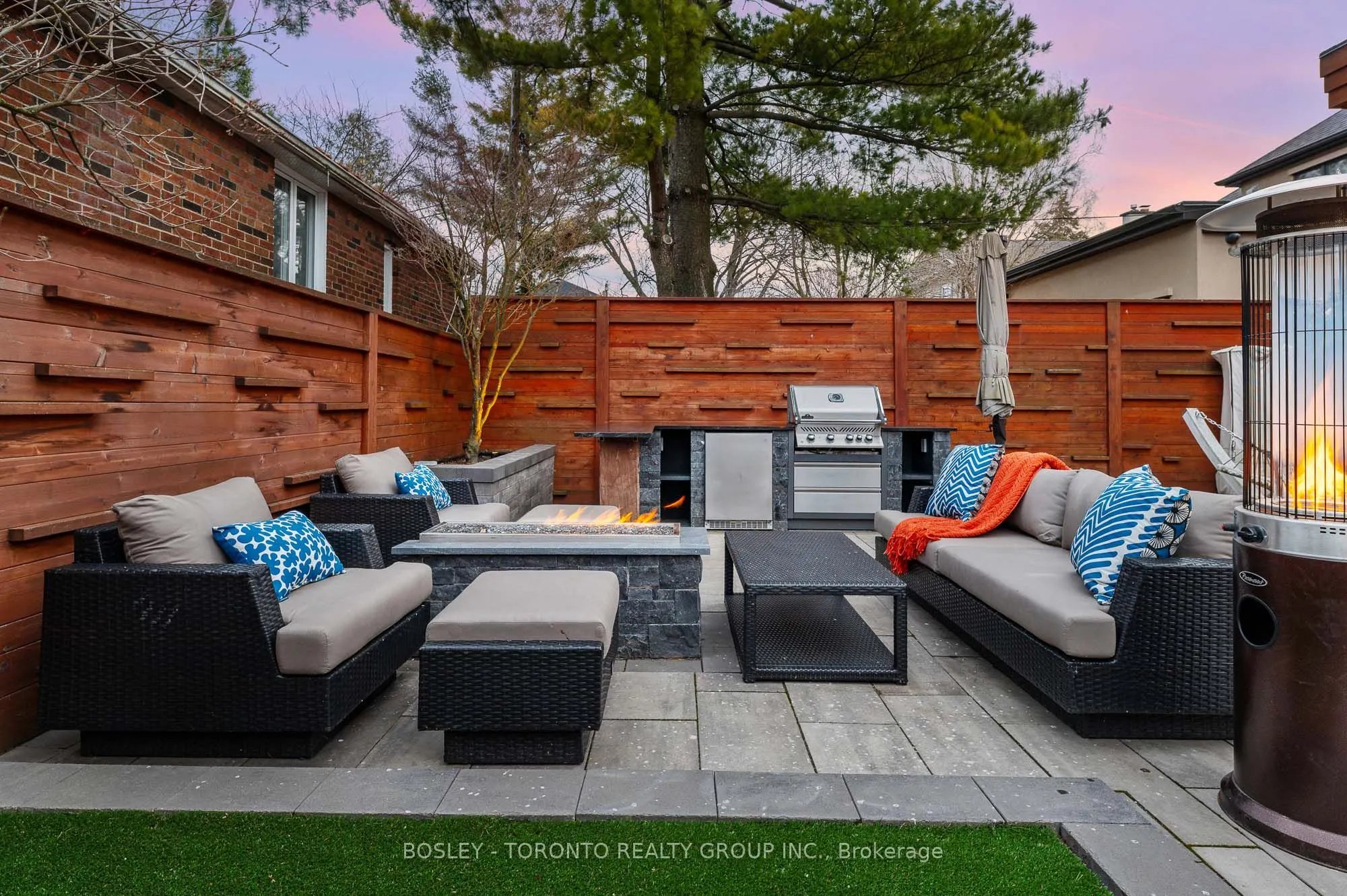 39 Red Deer Avenue