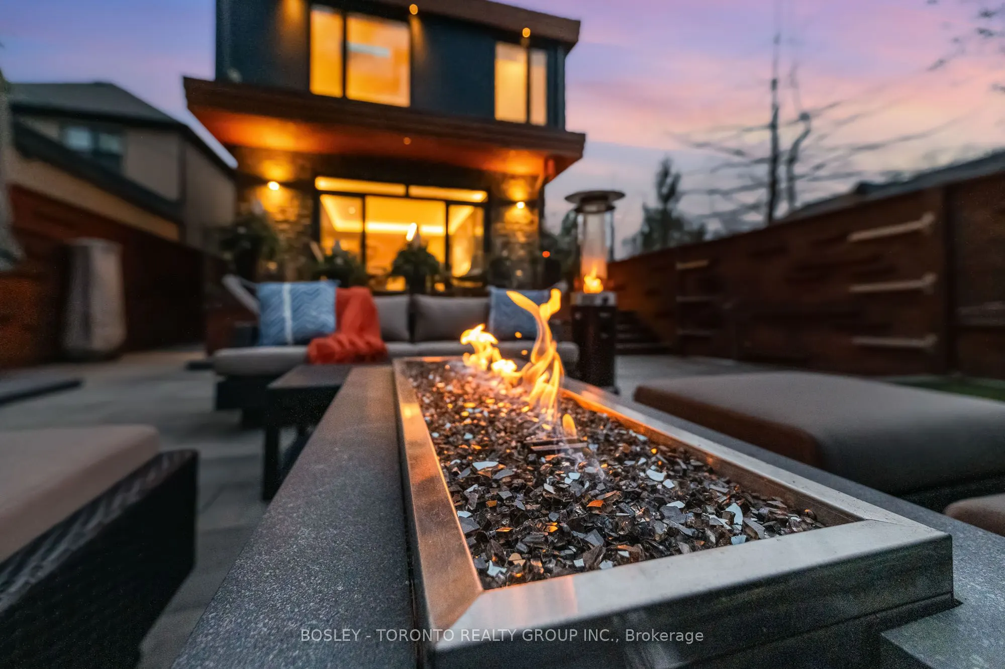 39 Red Deer Avenue