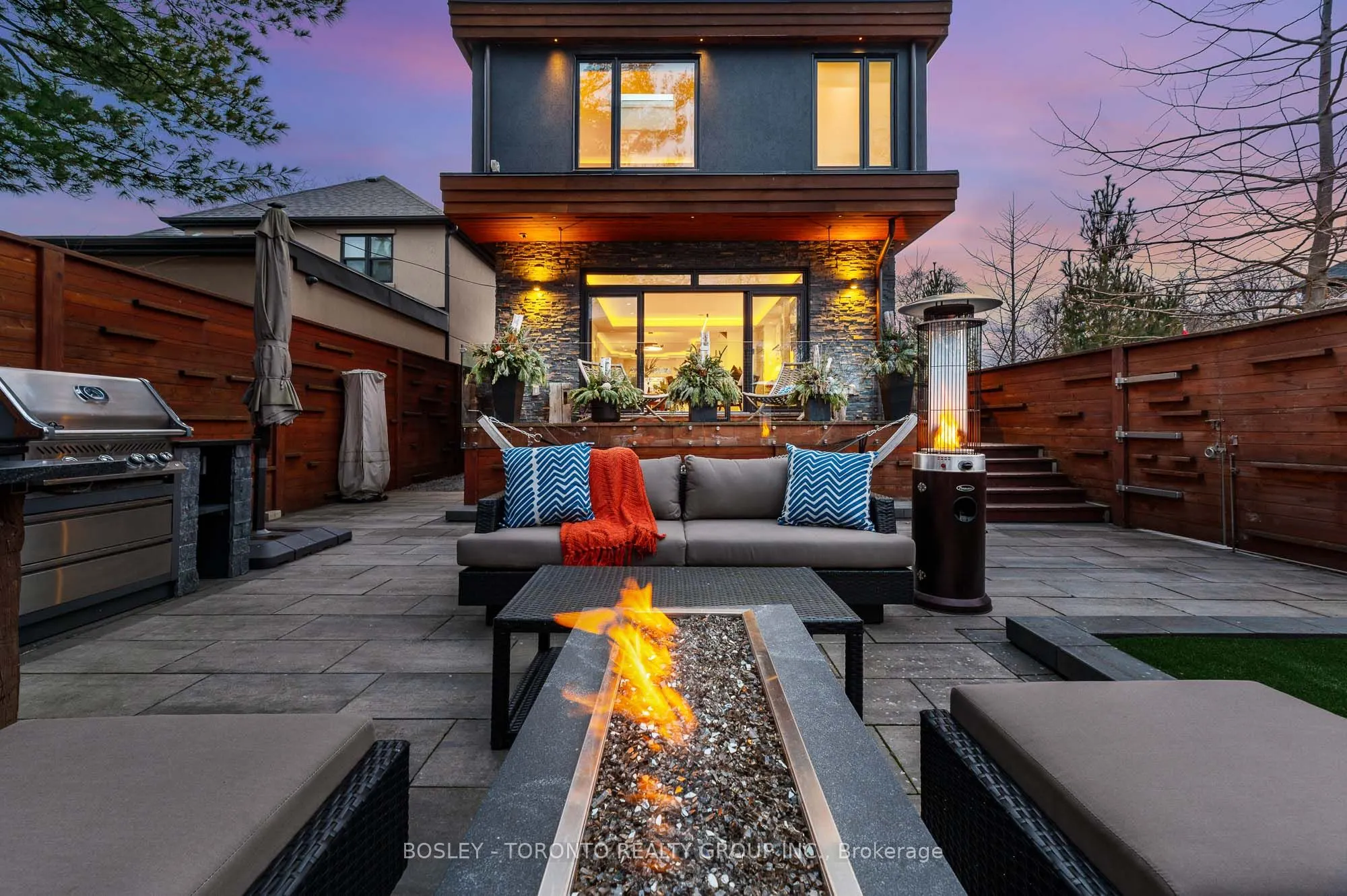 39 Red Deer Avenue