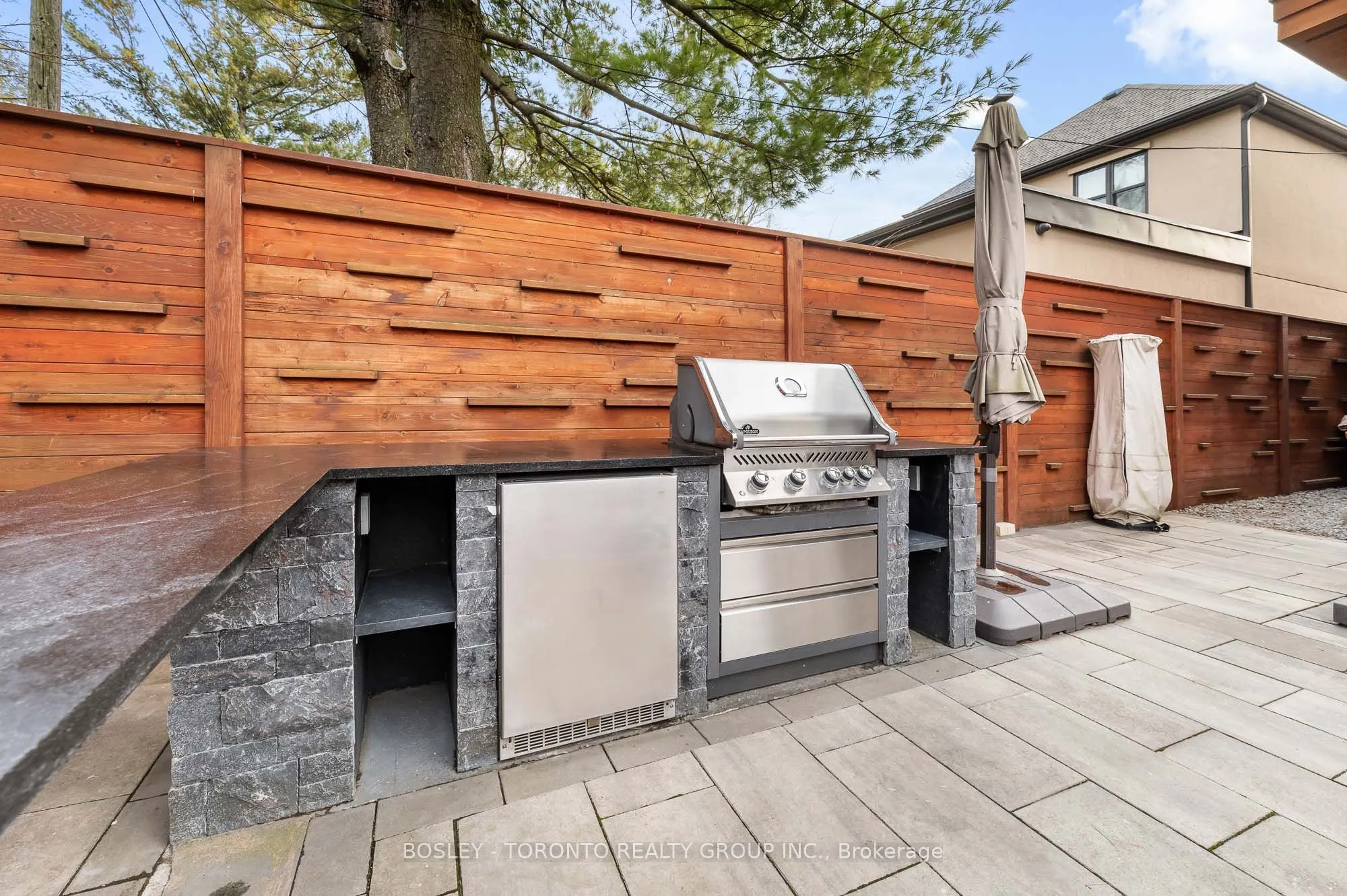 39 Red Deer Avenue
