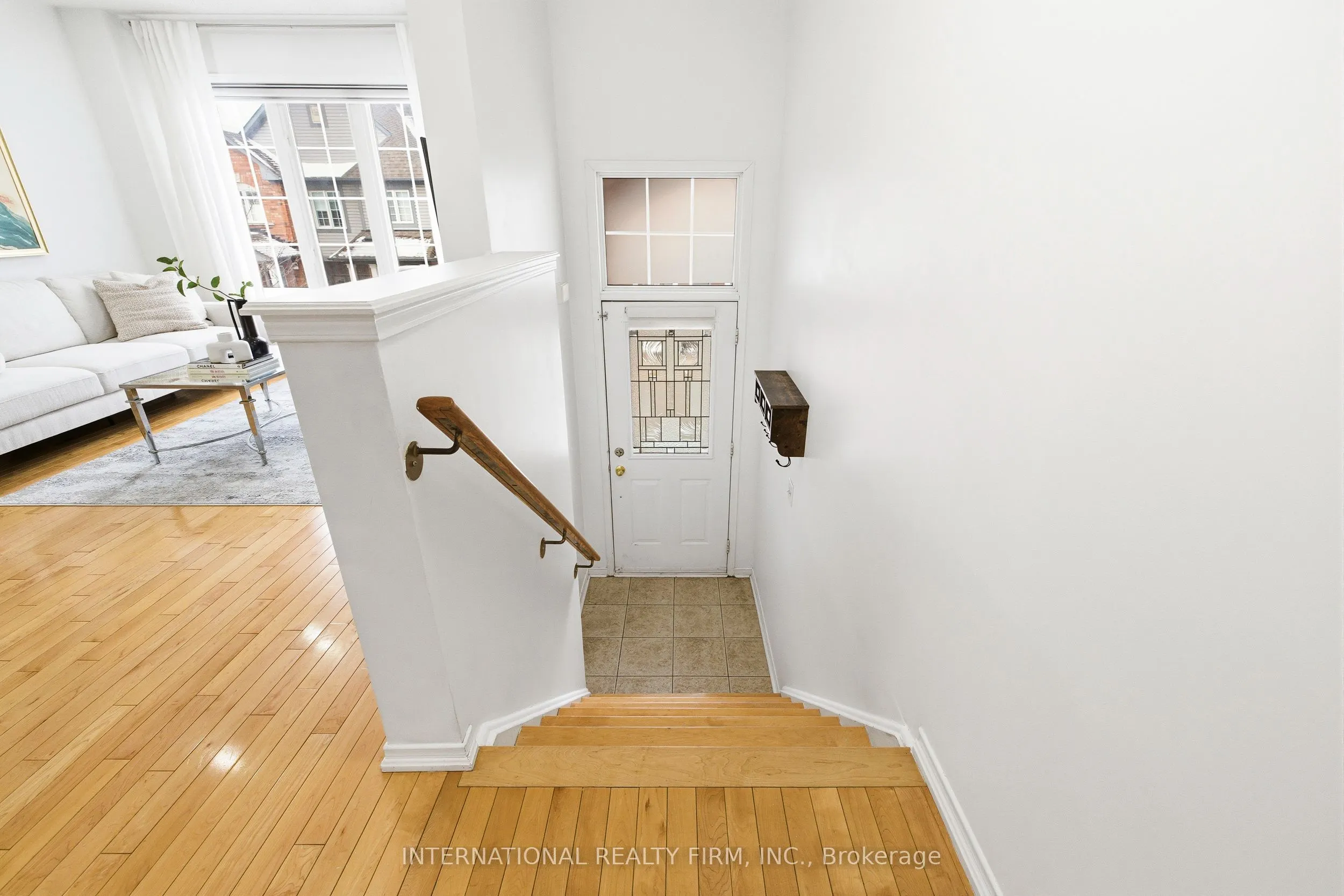 35 Ventura Lane