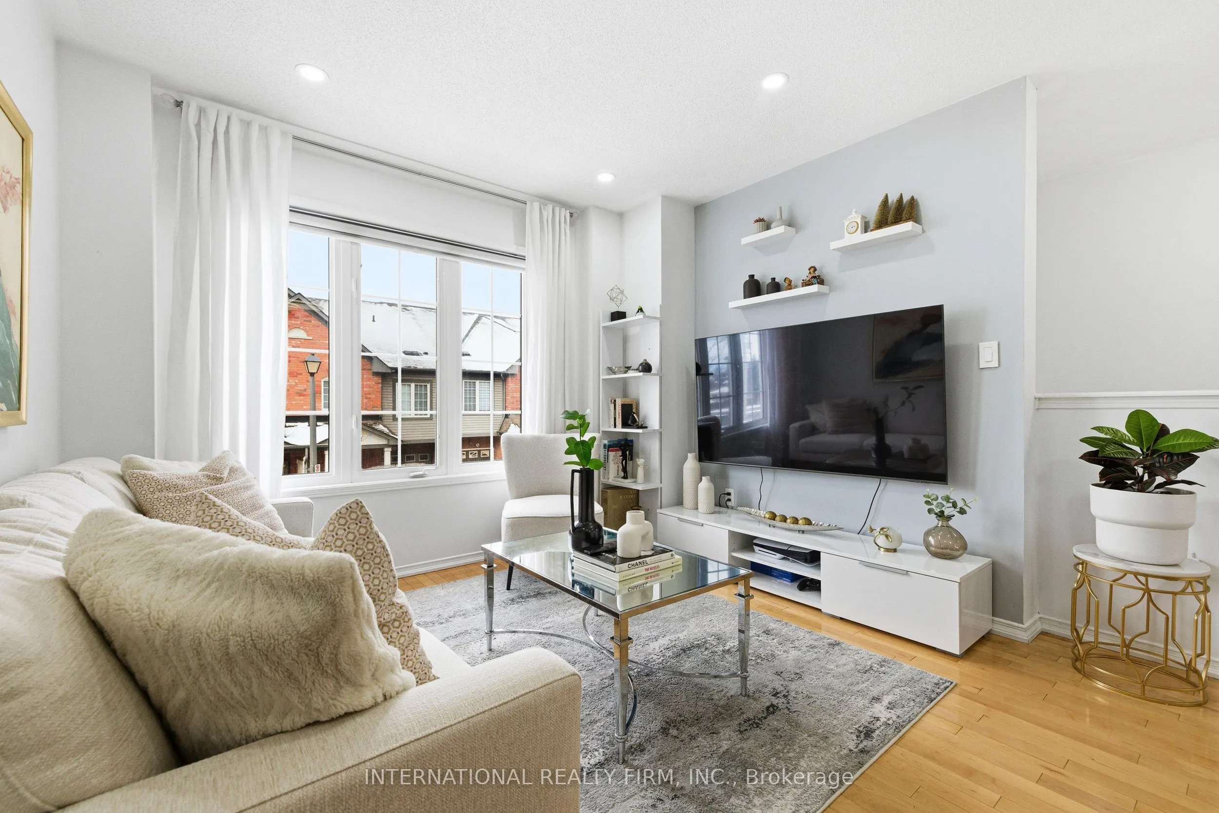35 Ventura Lane