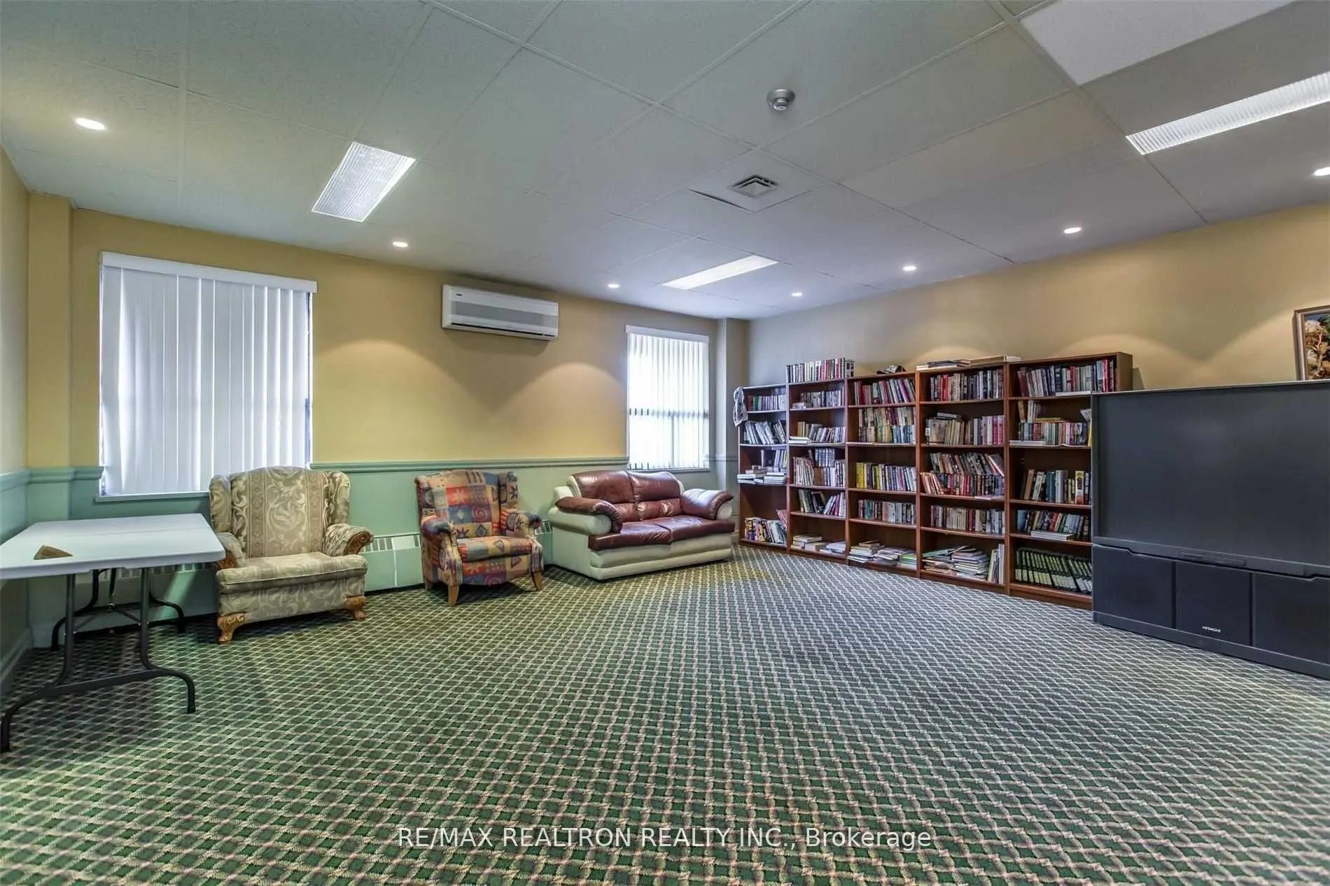 90 Ling Road #404