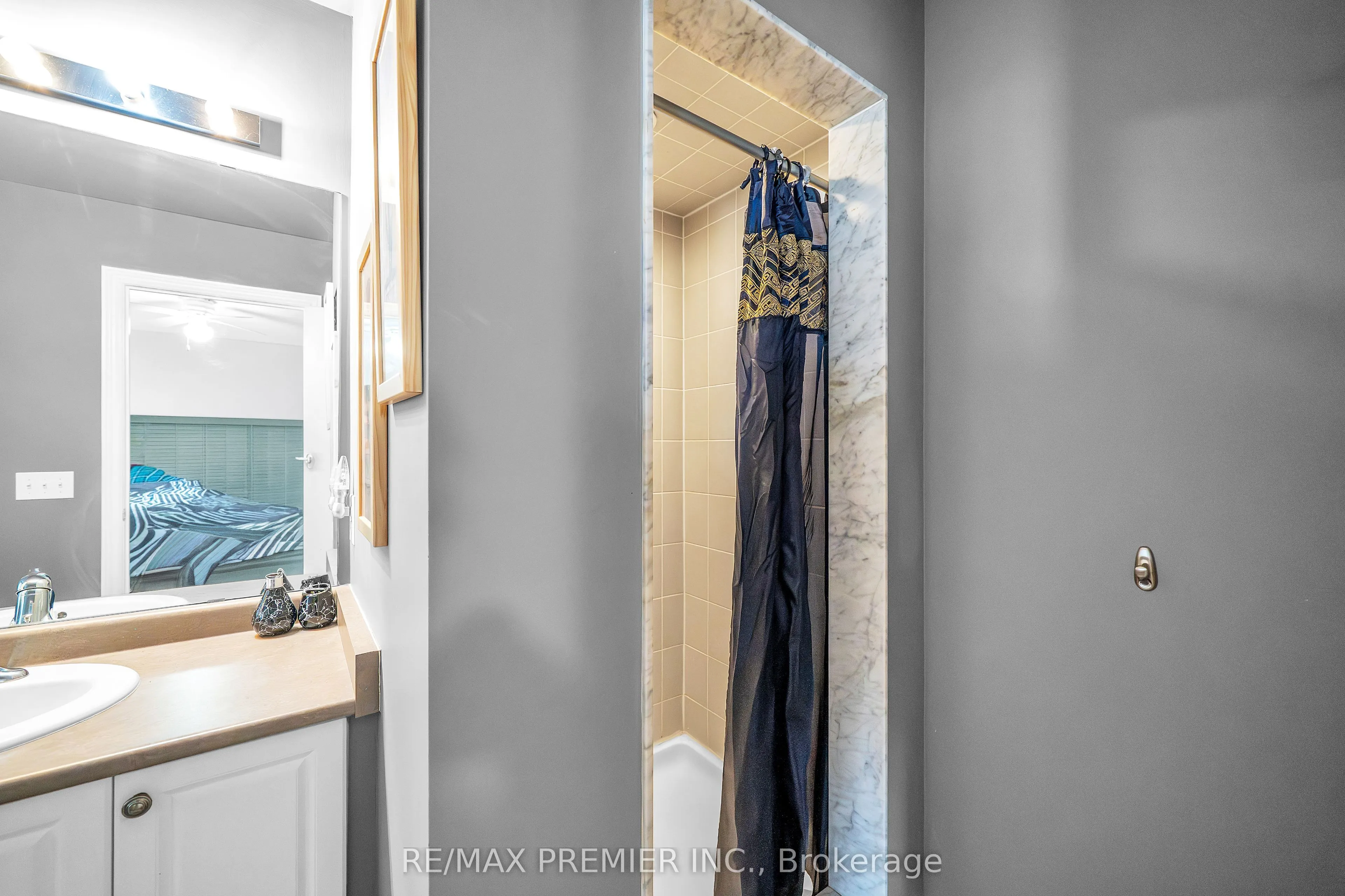 164 Dewell Crescent