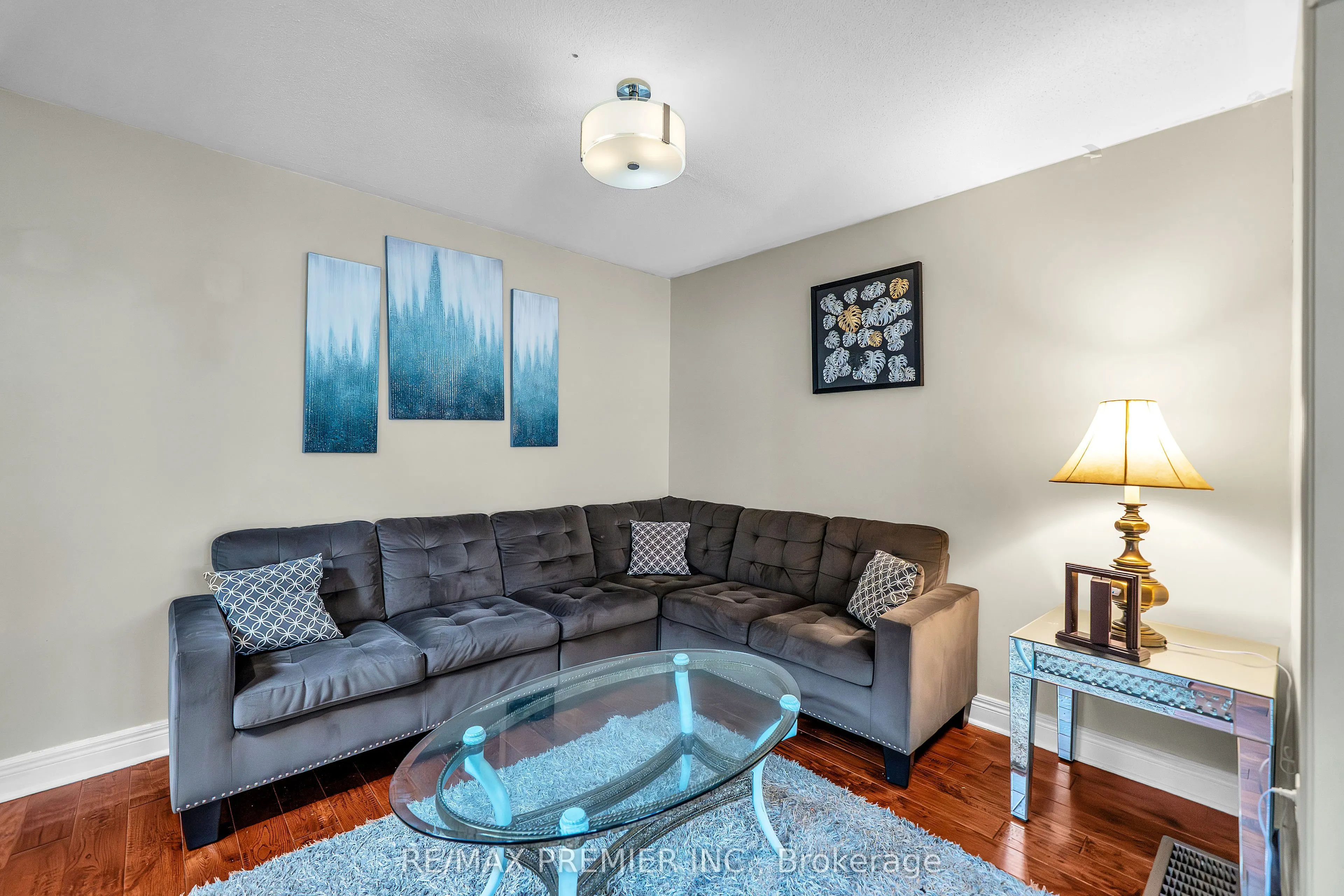 164 Dewell Crescent