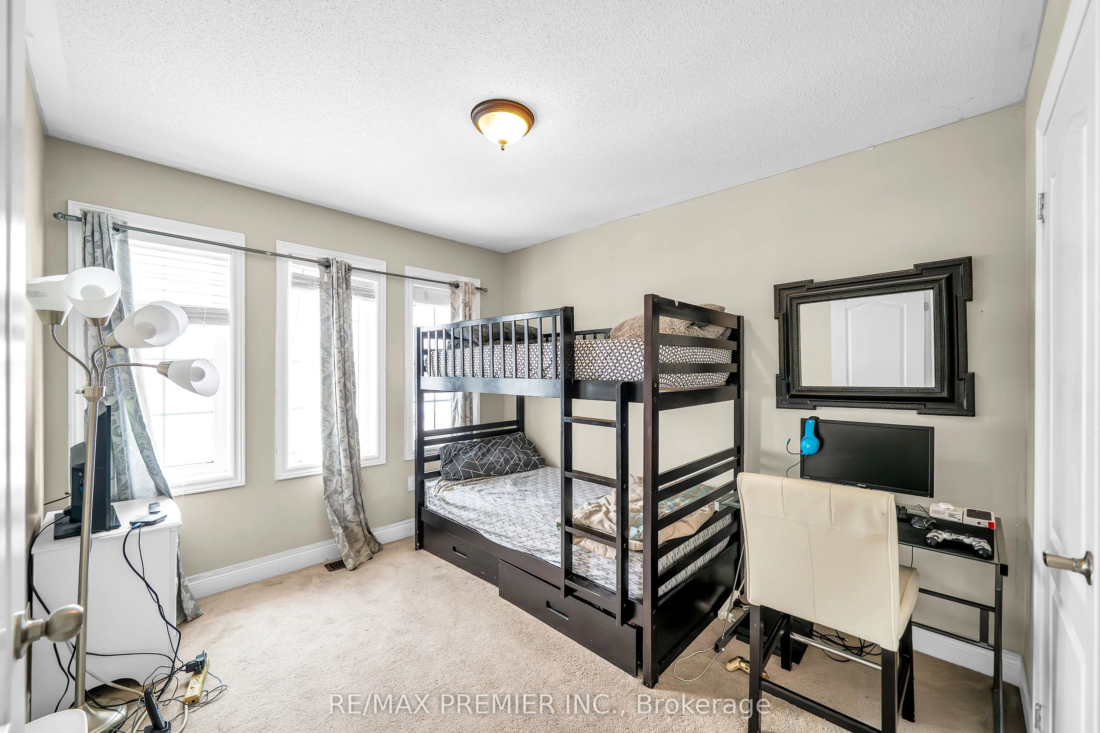164 Dewell Crescent