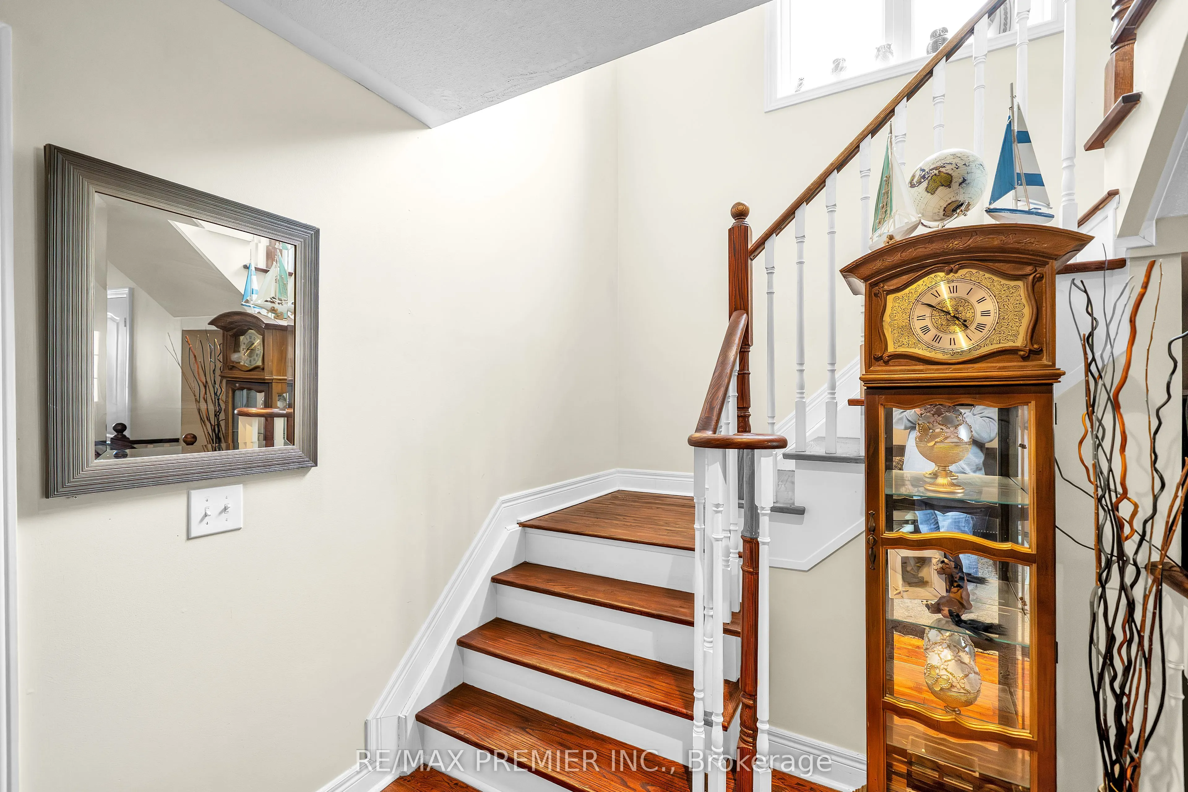 164 Dewell Crescent