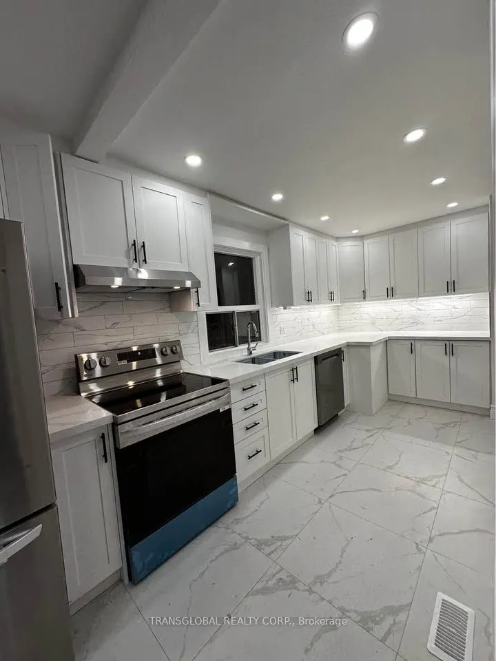 10 Anticosti Drive #Main