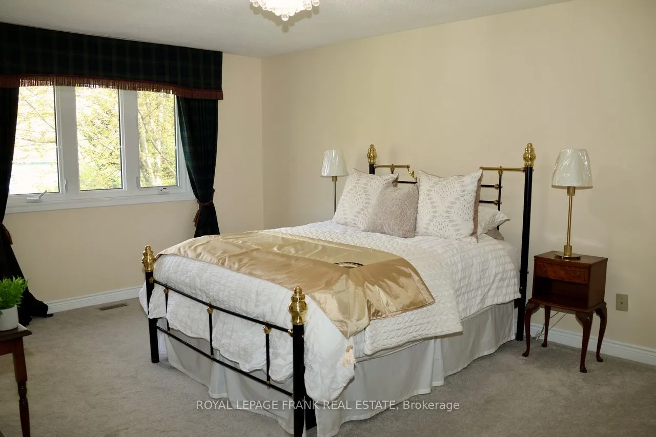85 Ambleside Drive