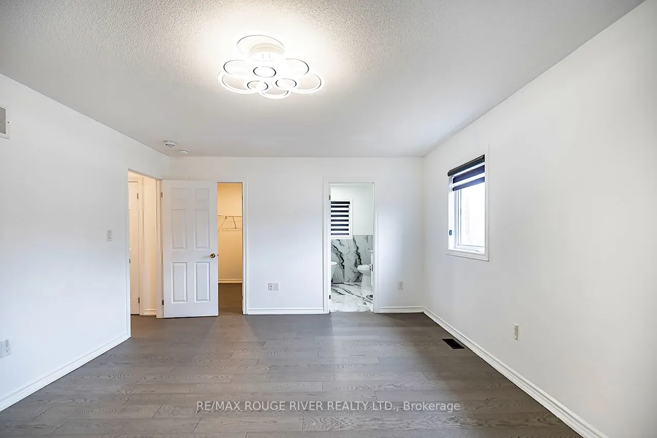10 Moses Crescent