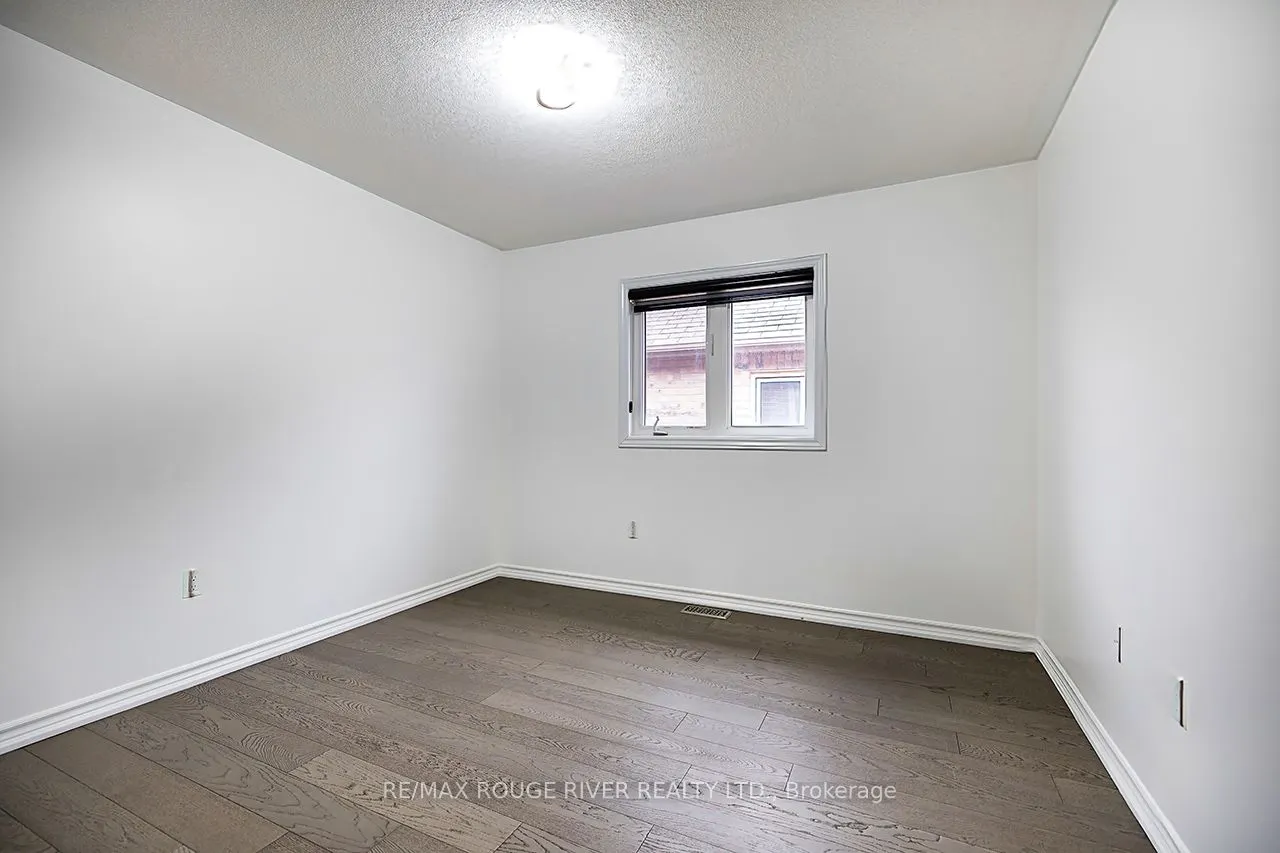 10 Moses Crescent