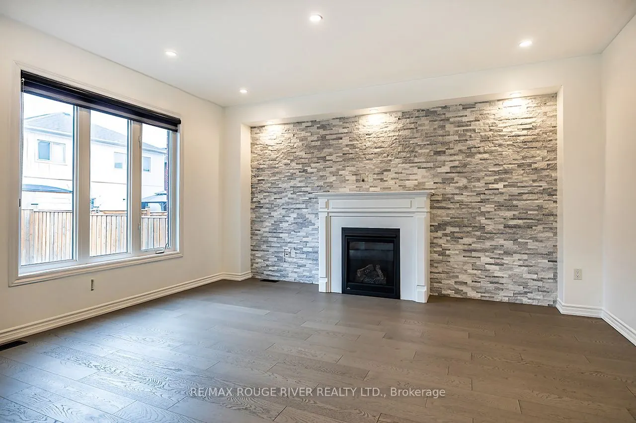 10 Moses Crescent