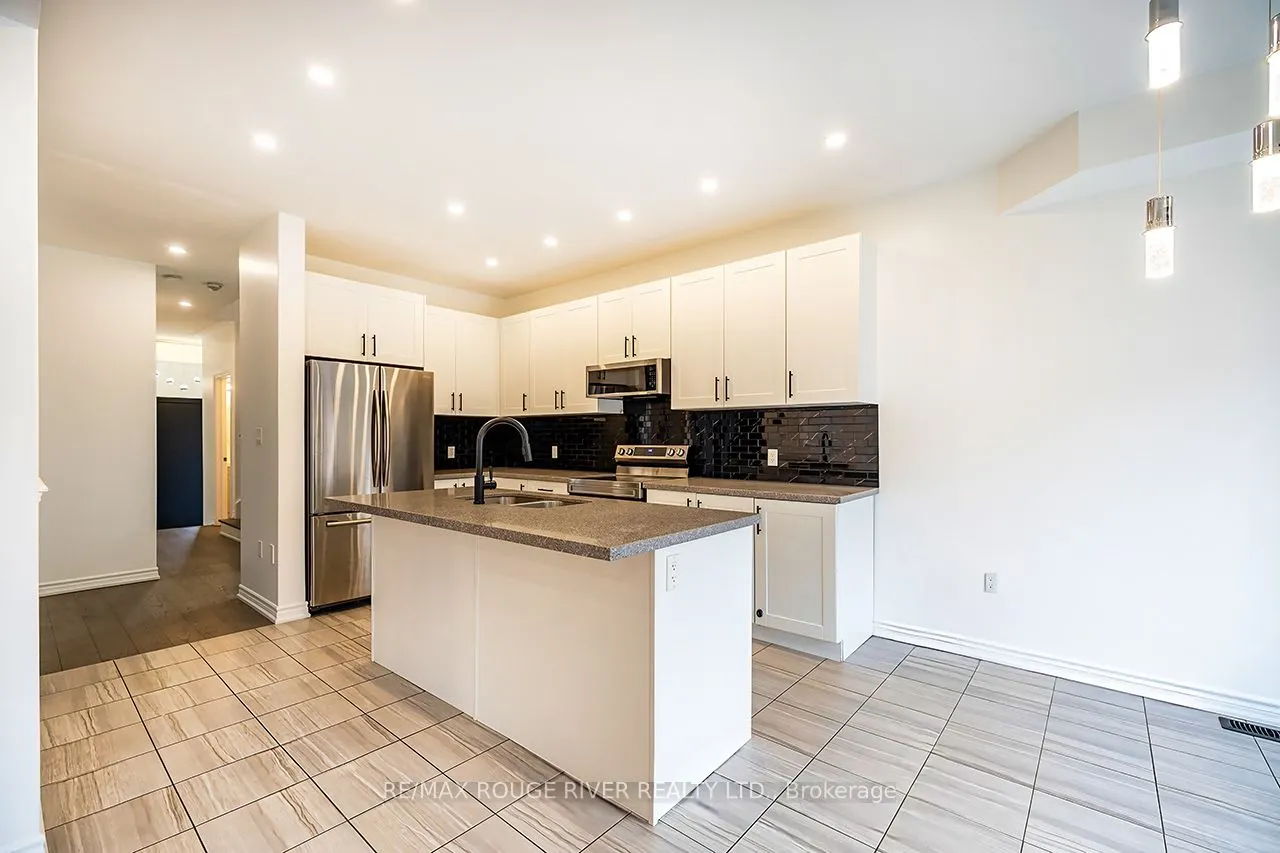 10 Moses Crescent