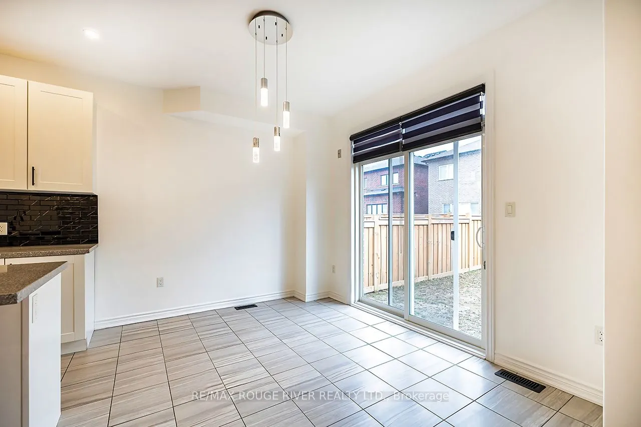 10 Moses Crescent