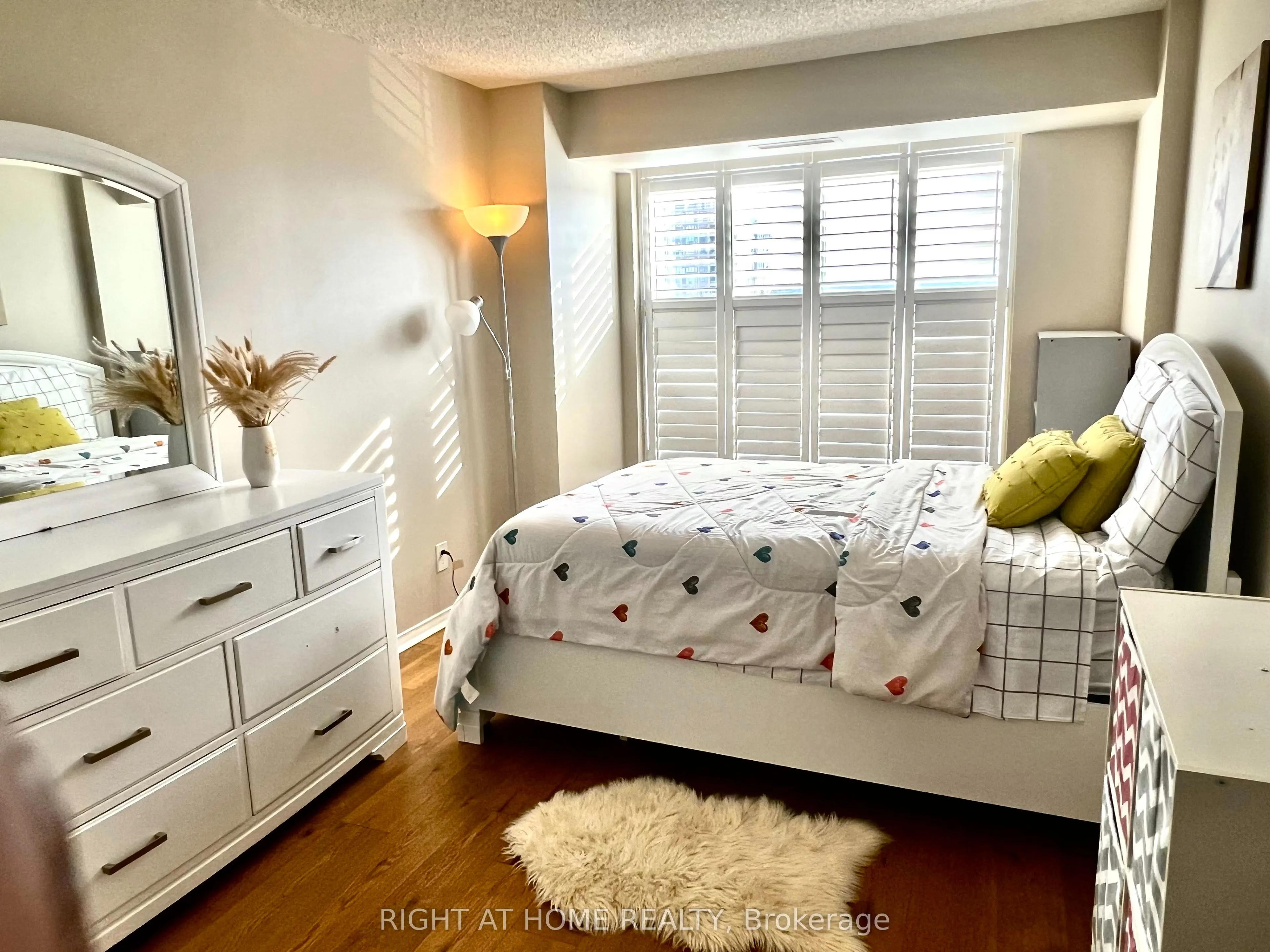 90 Dale Avenue #706