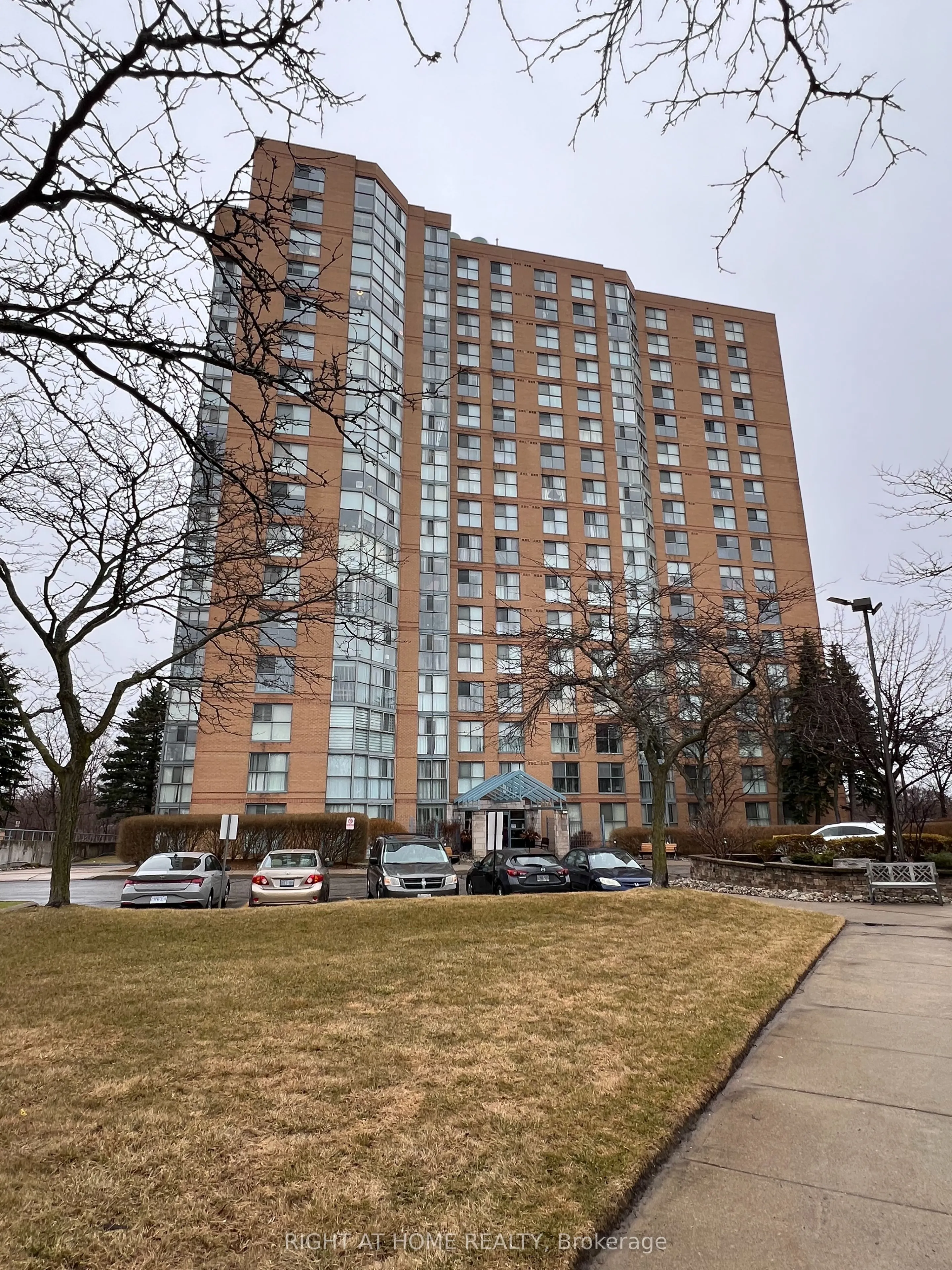 90 Dale Avenue #706