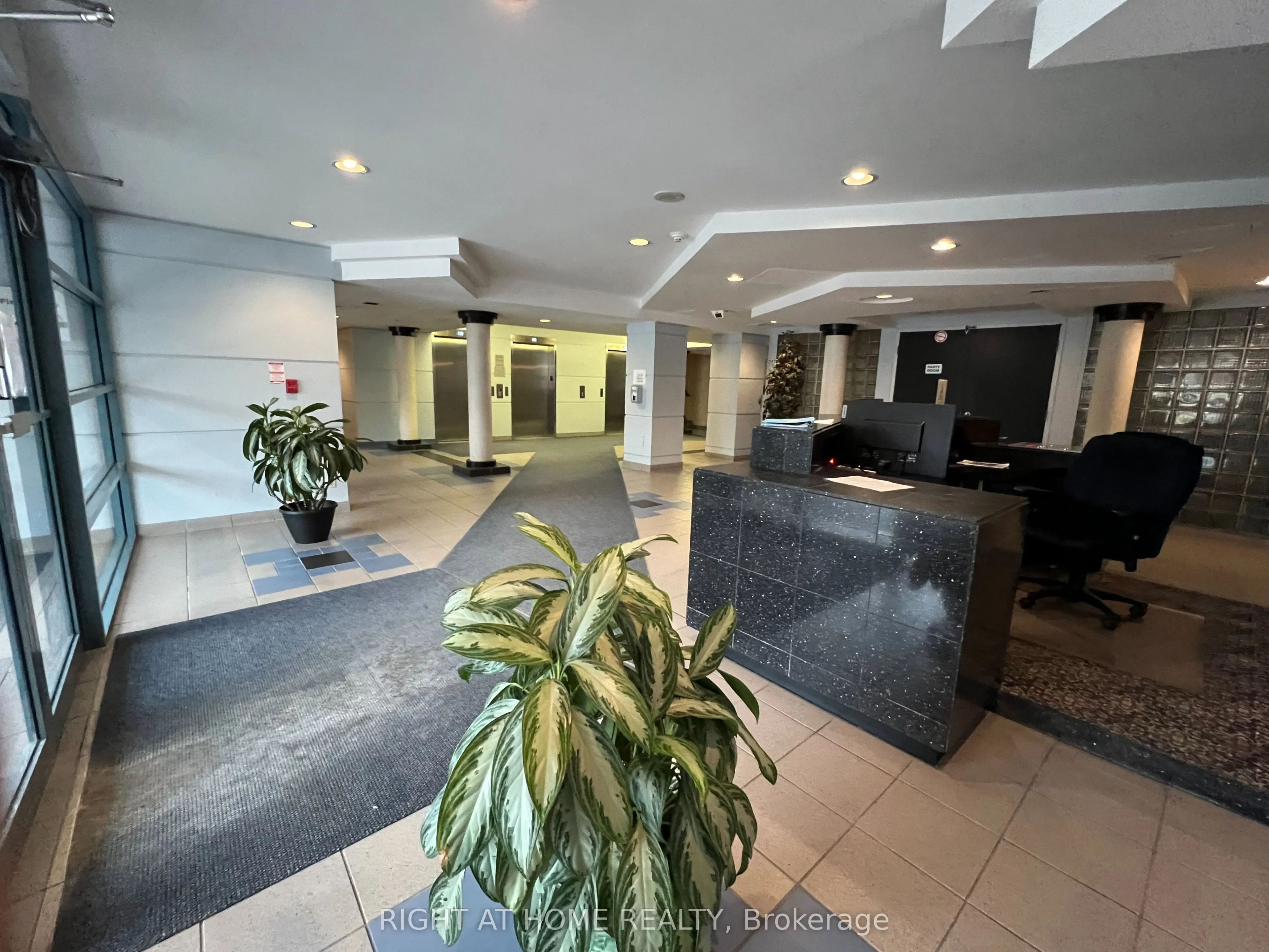 90 Dale Avenue #706