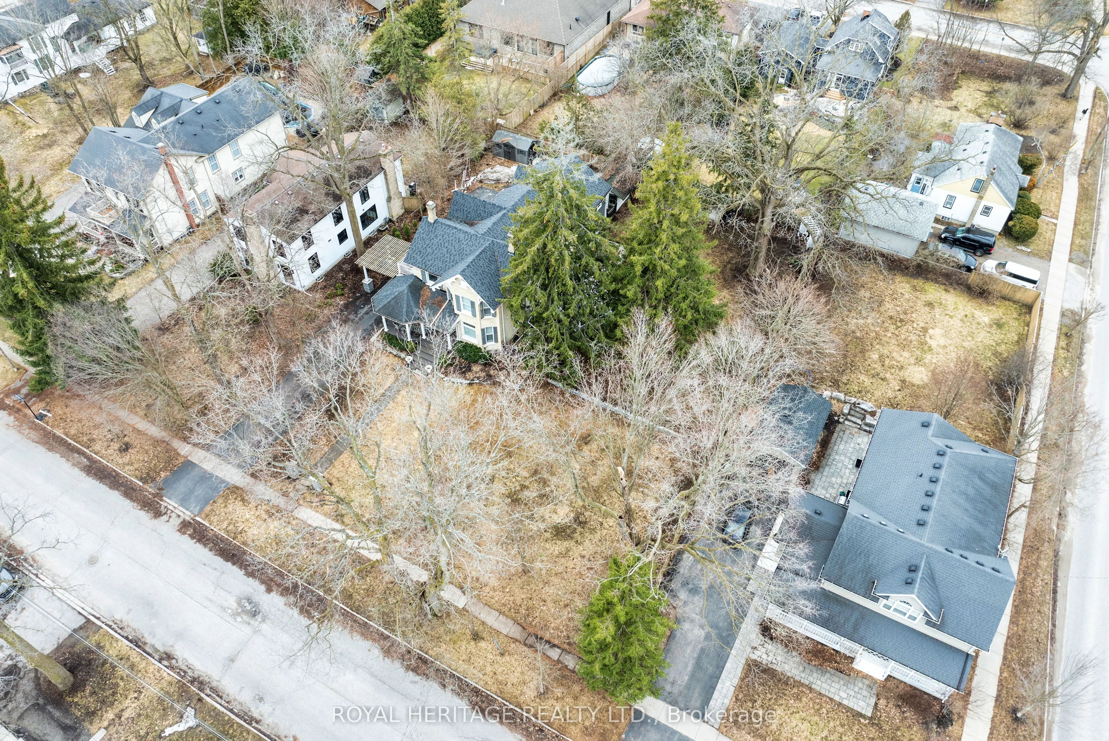 220 Cochrane Street