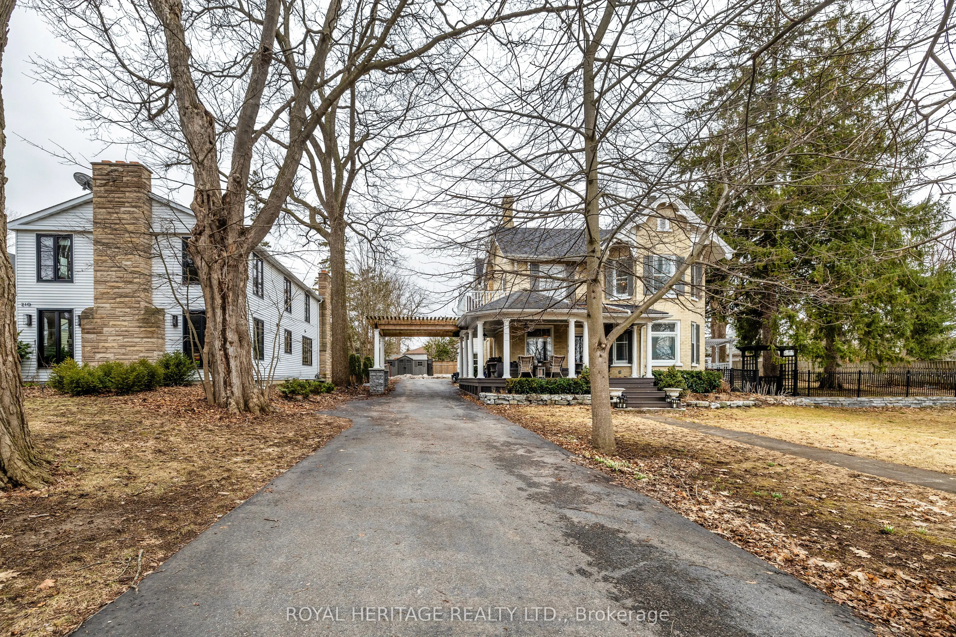 220 Cochrane Street