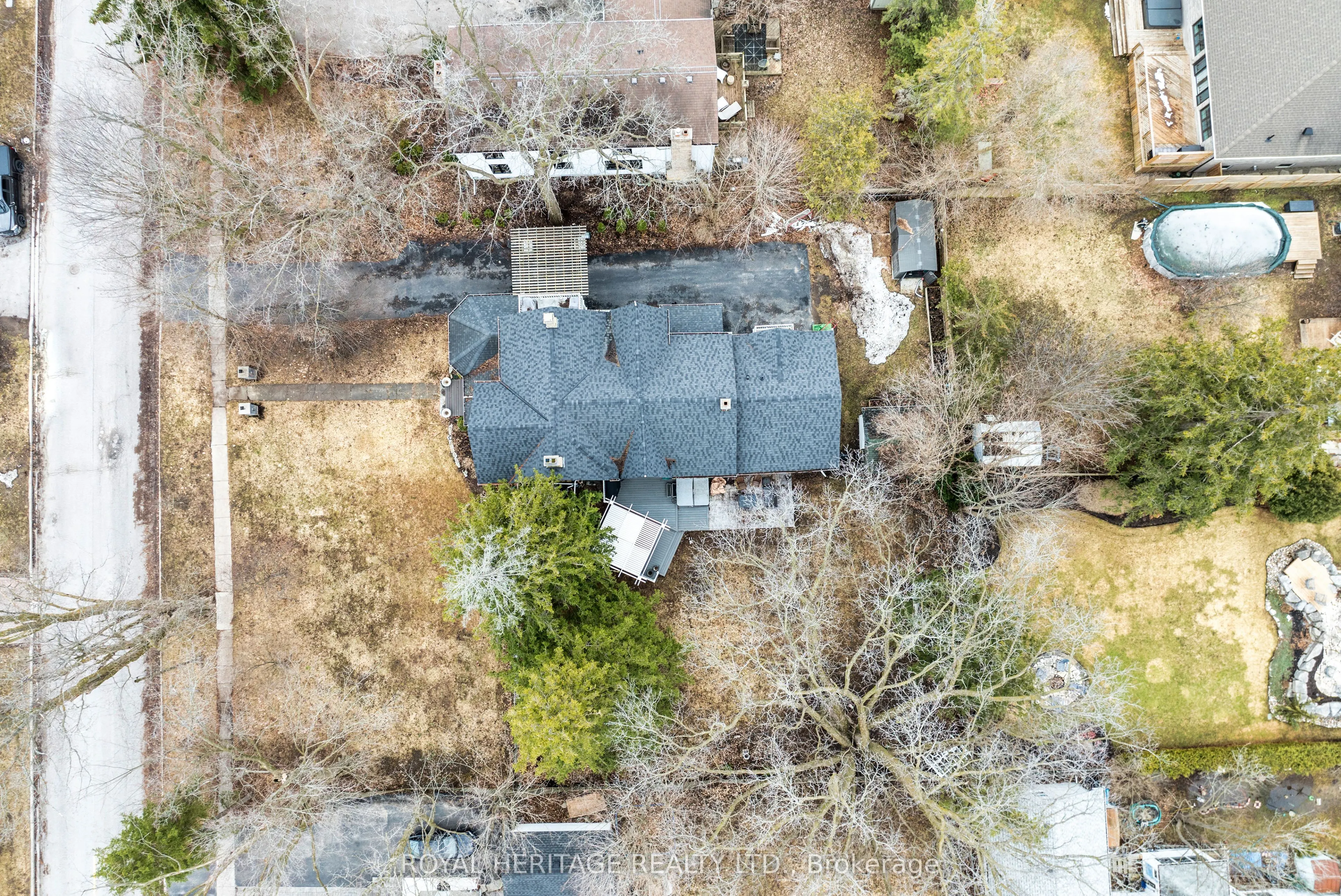 220 Cochrane Street