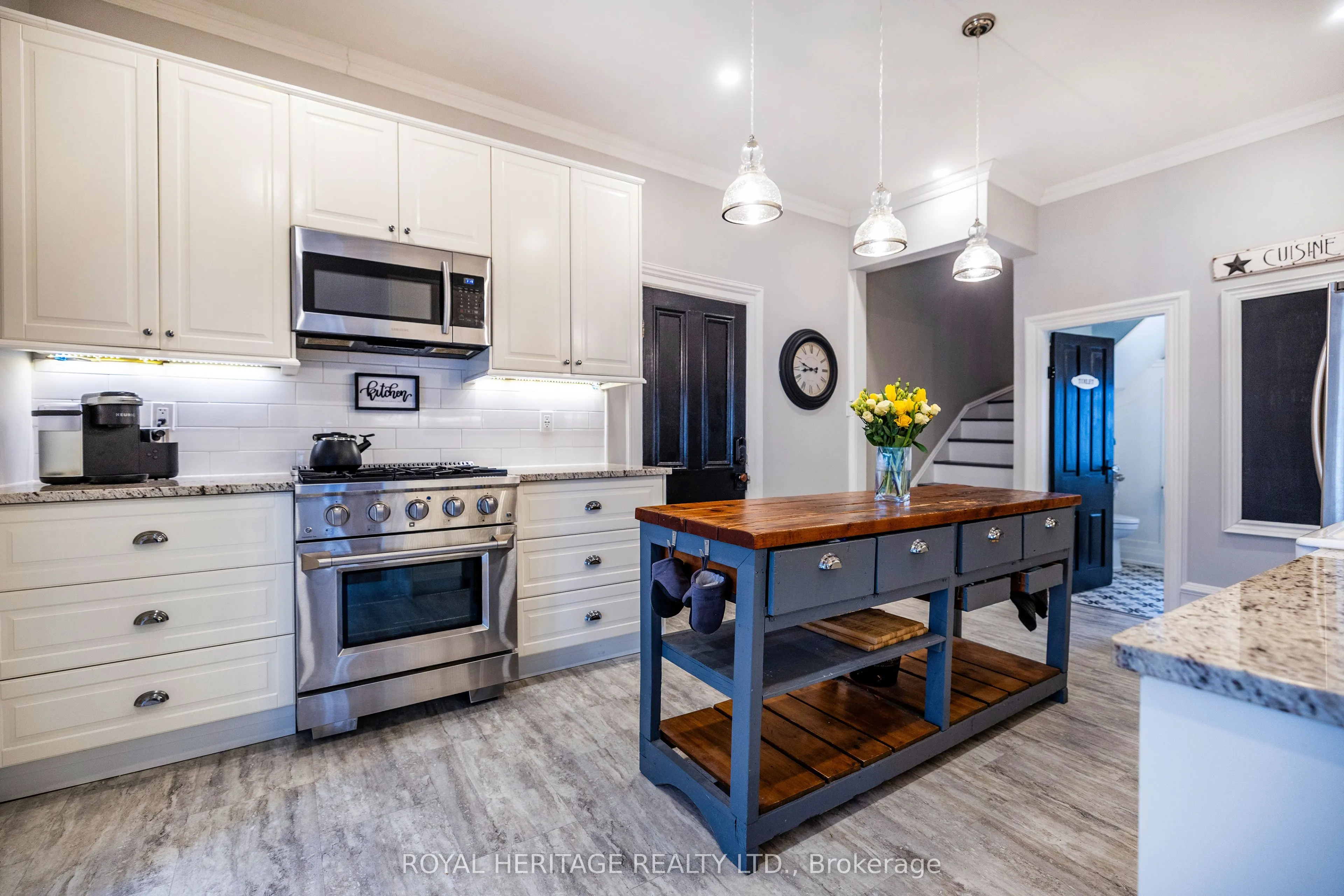 220 Cochrane Street