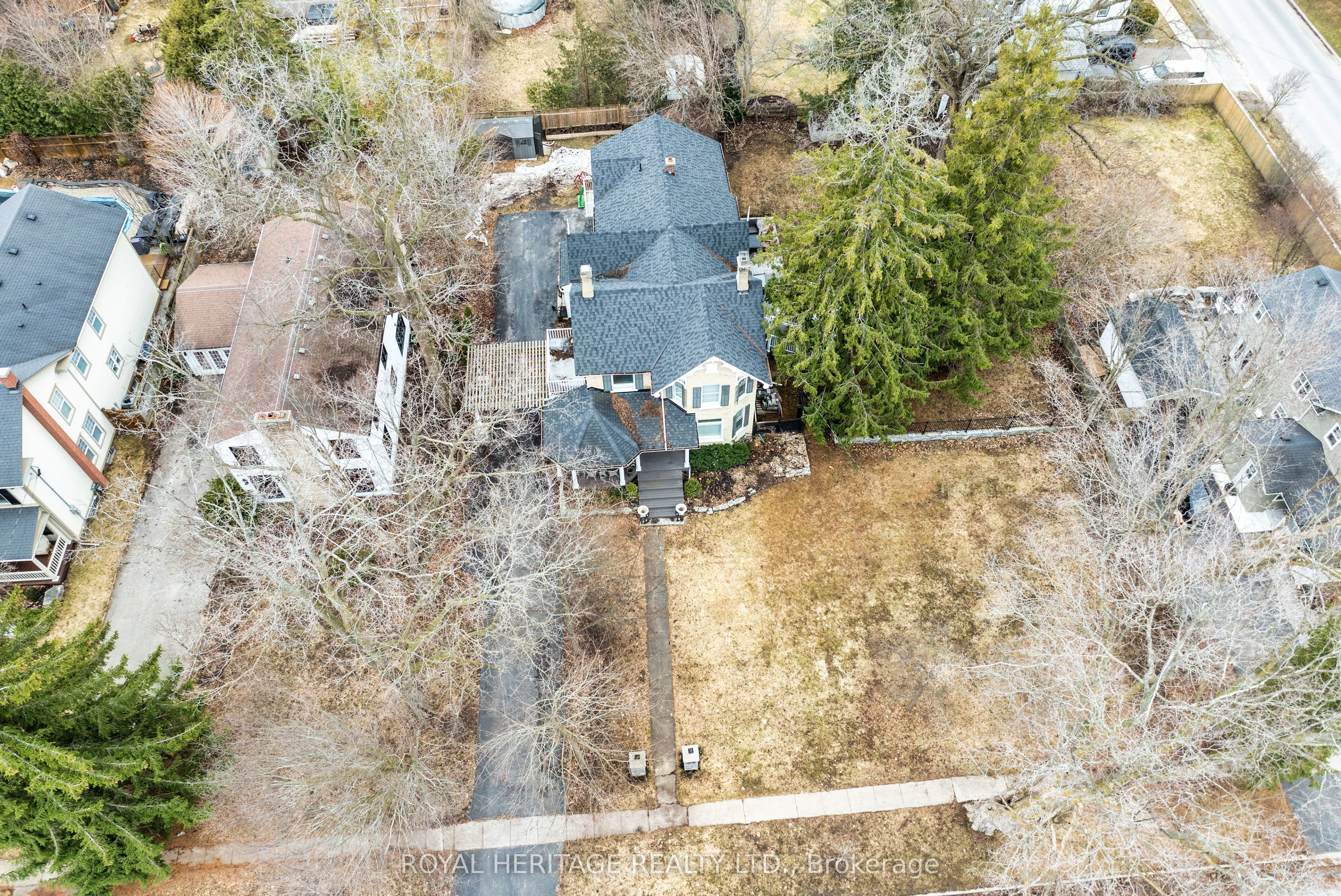 220 Cochrane Street
