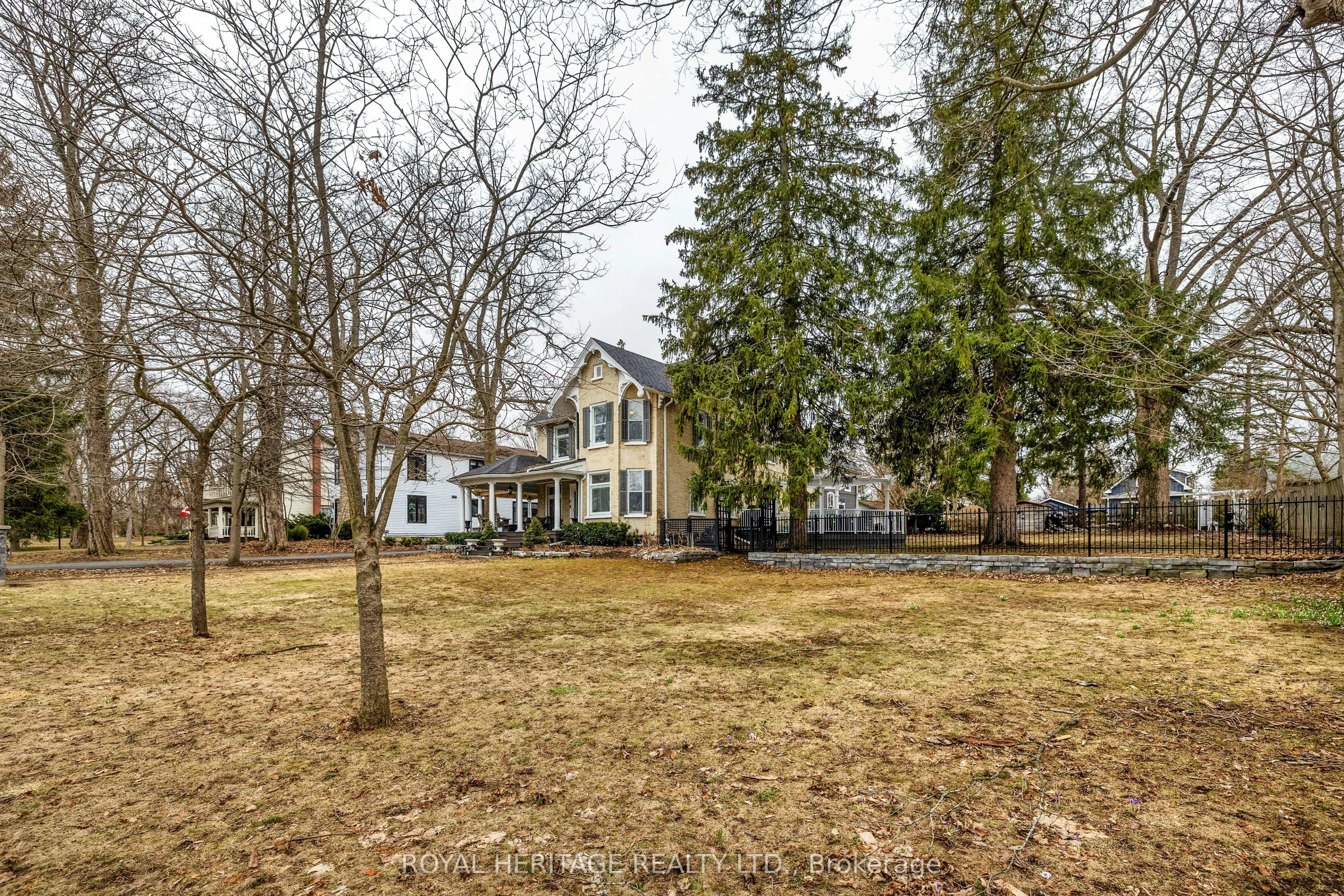 220 Cochrane Street