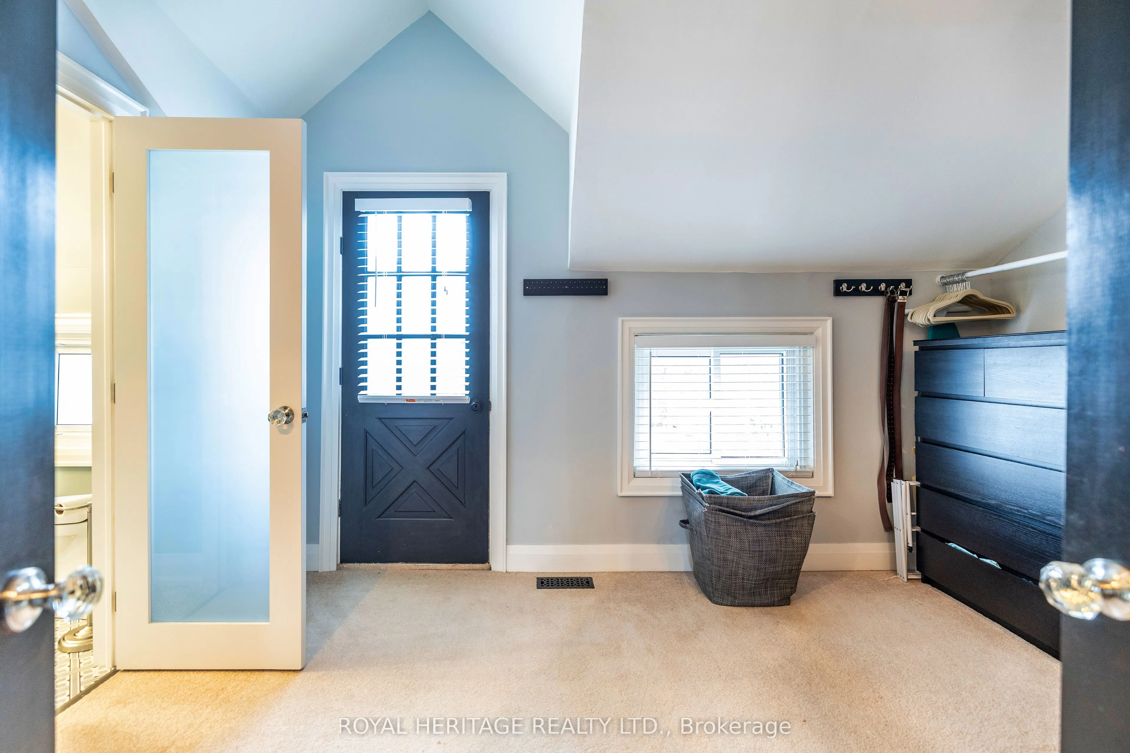 220 Cochrane Street