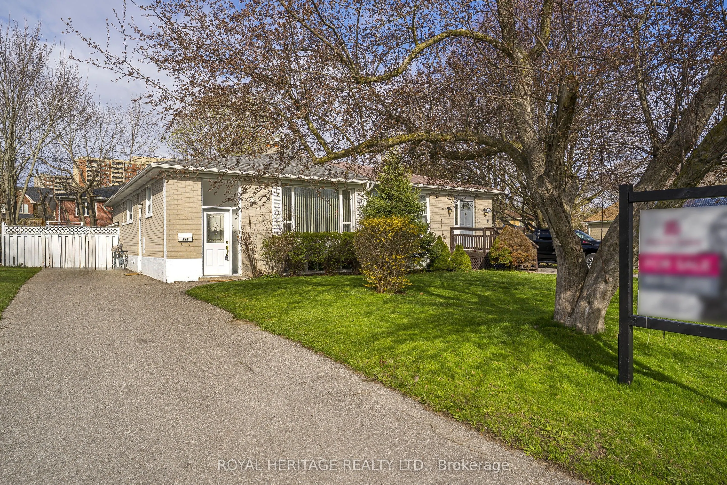 121 Tulloch Drive