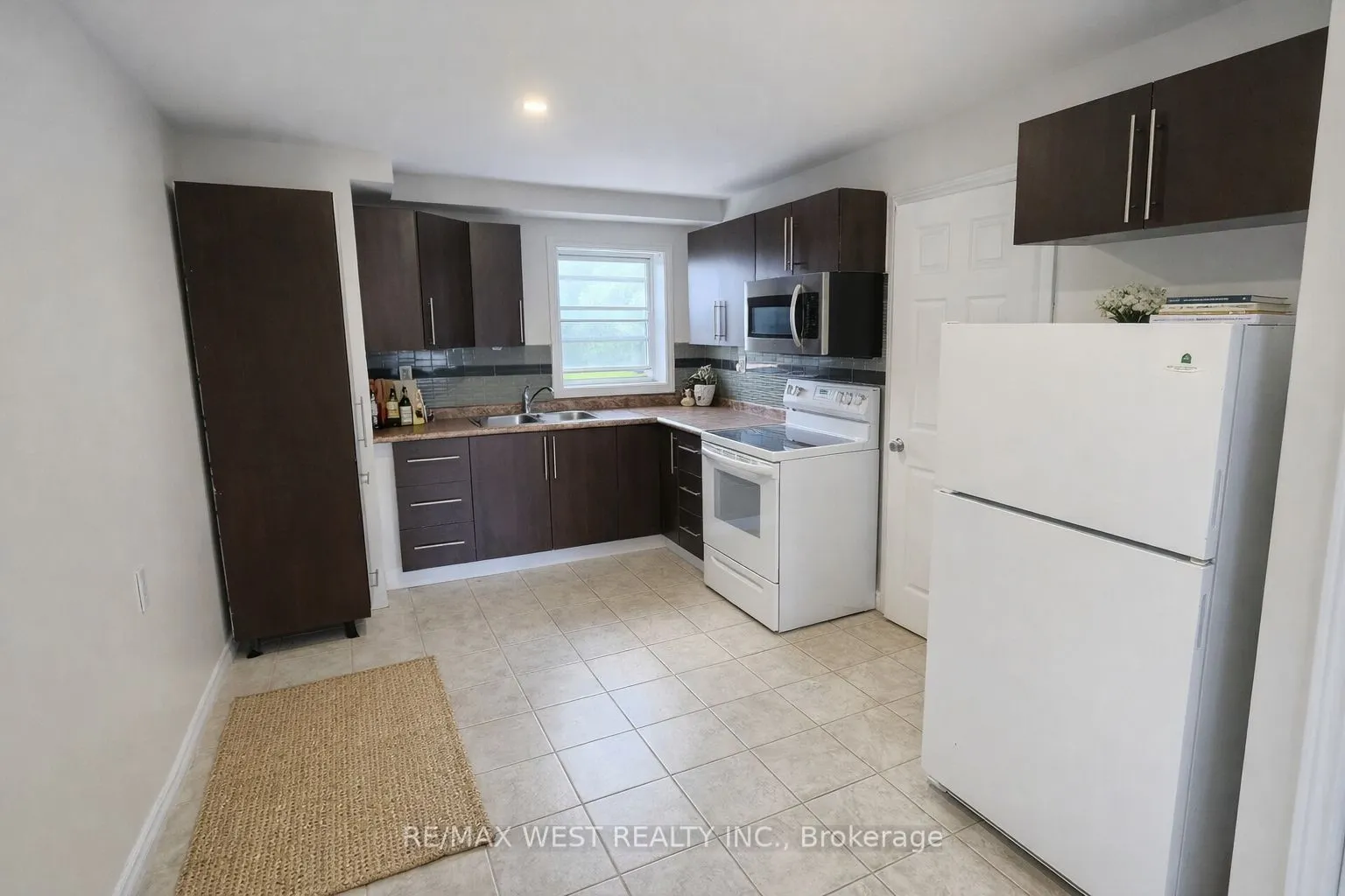 645 Townline Road N #3