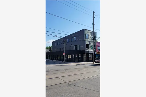 1415 Gerrard Street E
