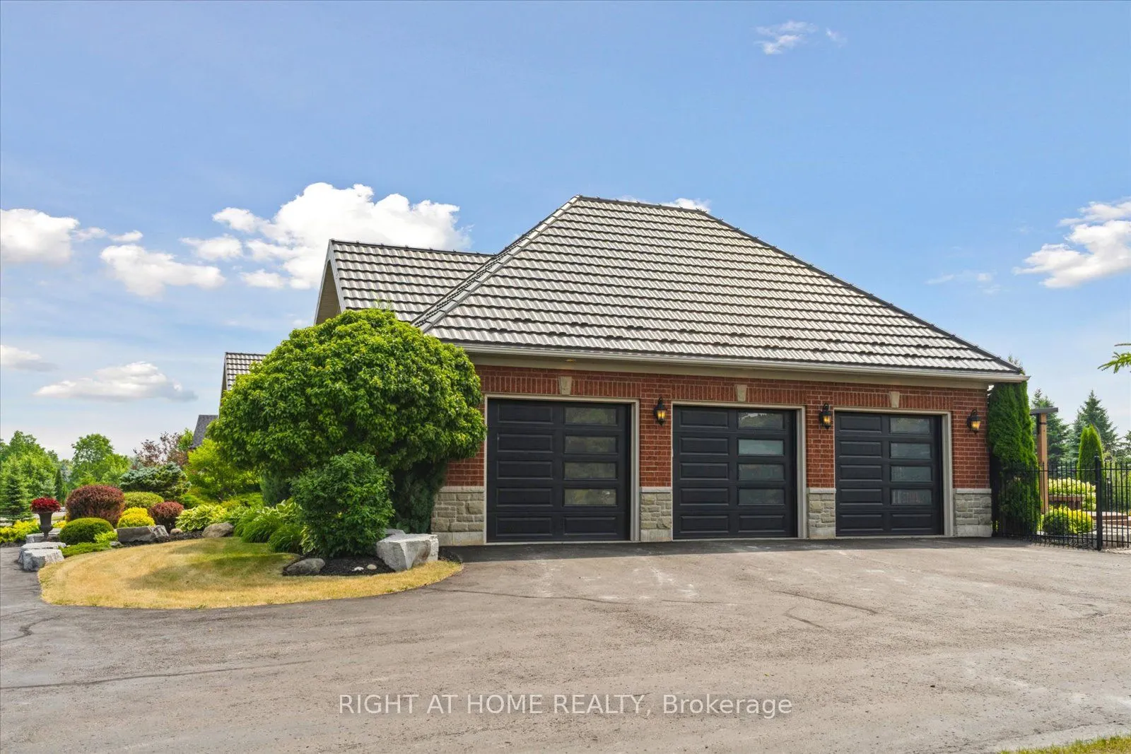 7 Clyde Court