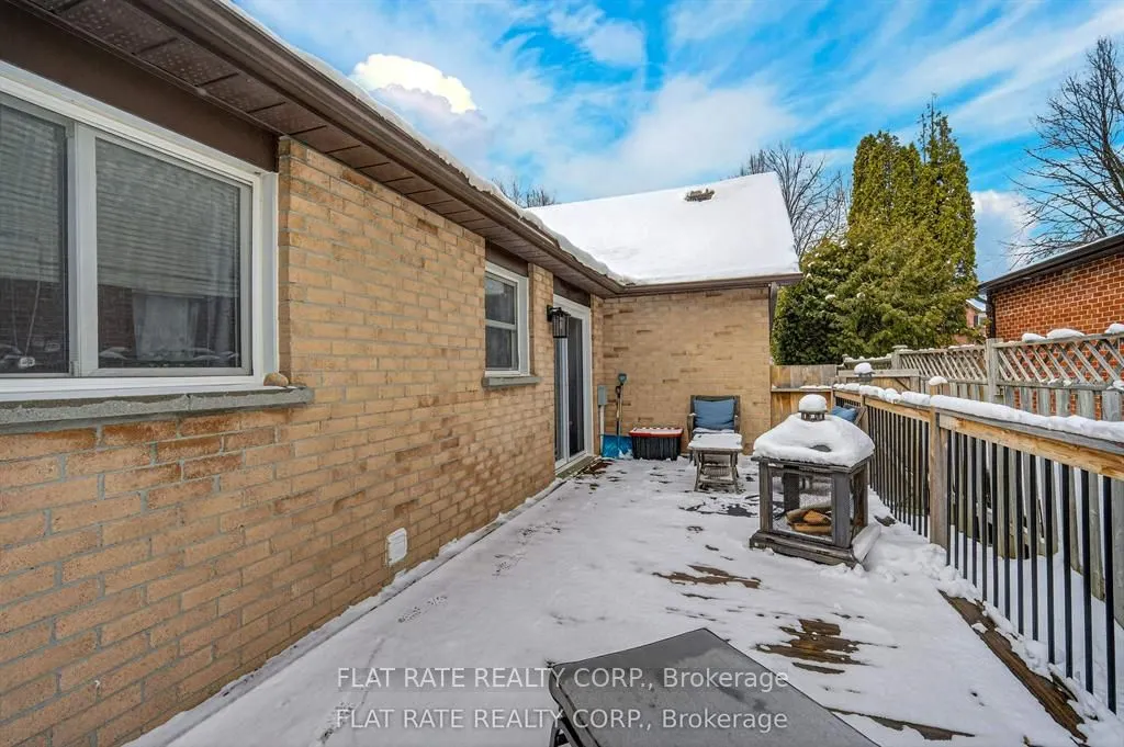 887 Lavis Court