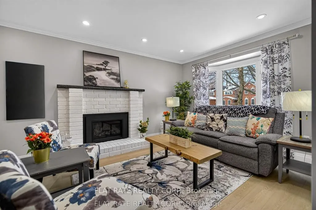 887 Lavis Court