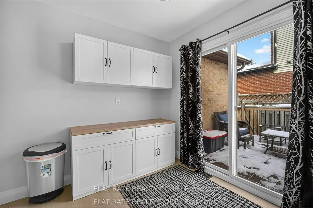 887 Lavis Court