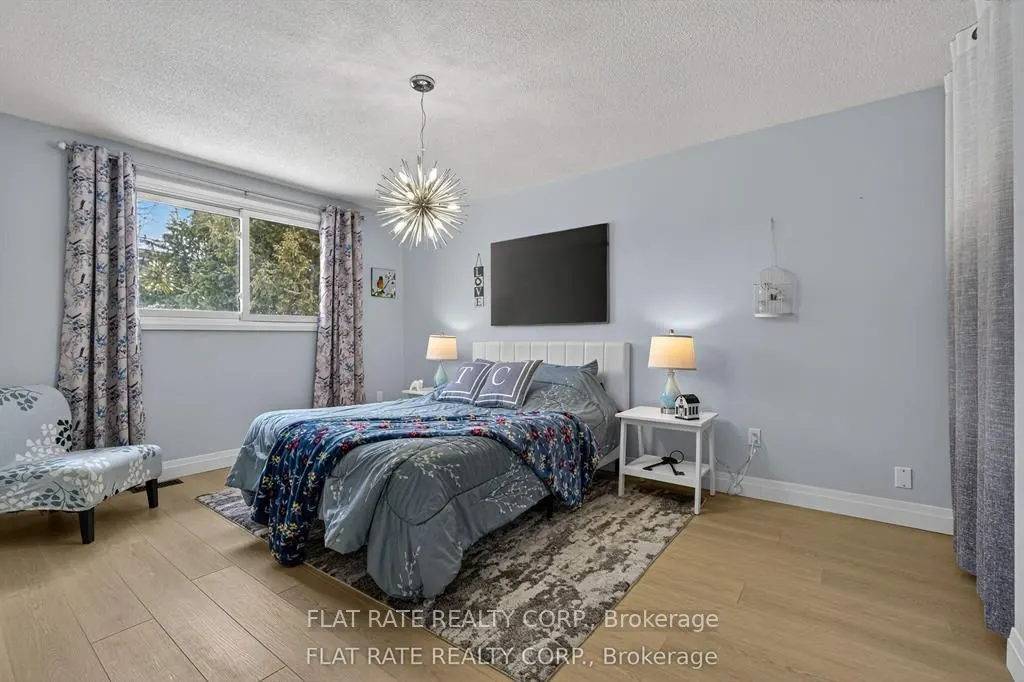887 Lavis Court