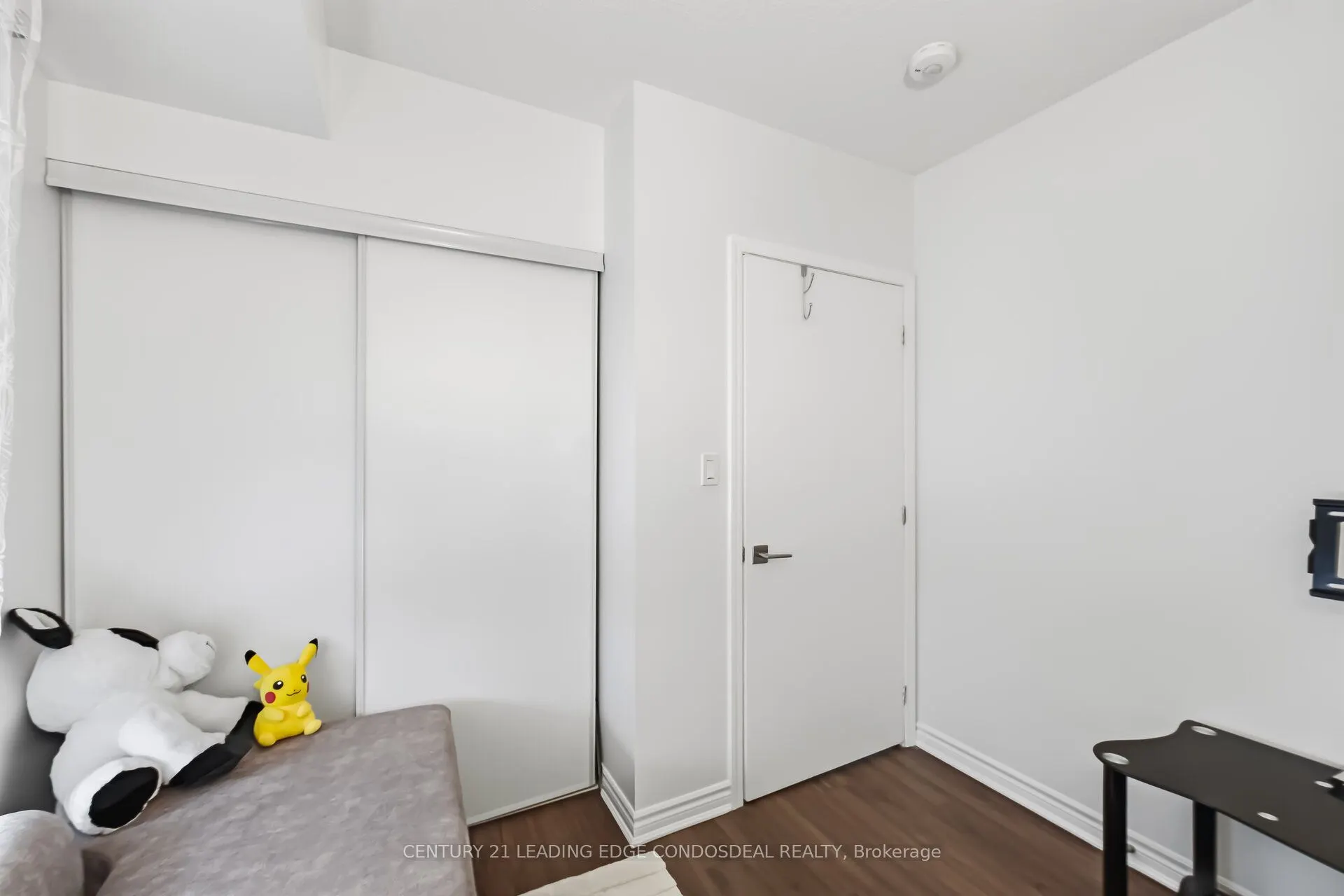 1 Falaise Road #424