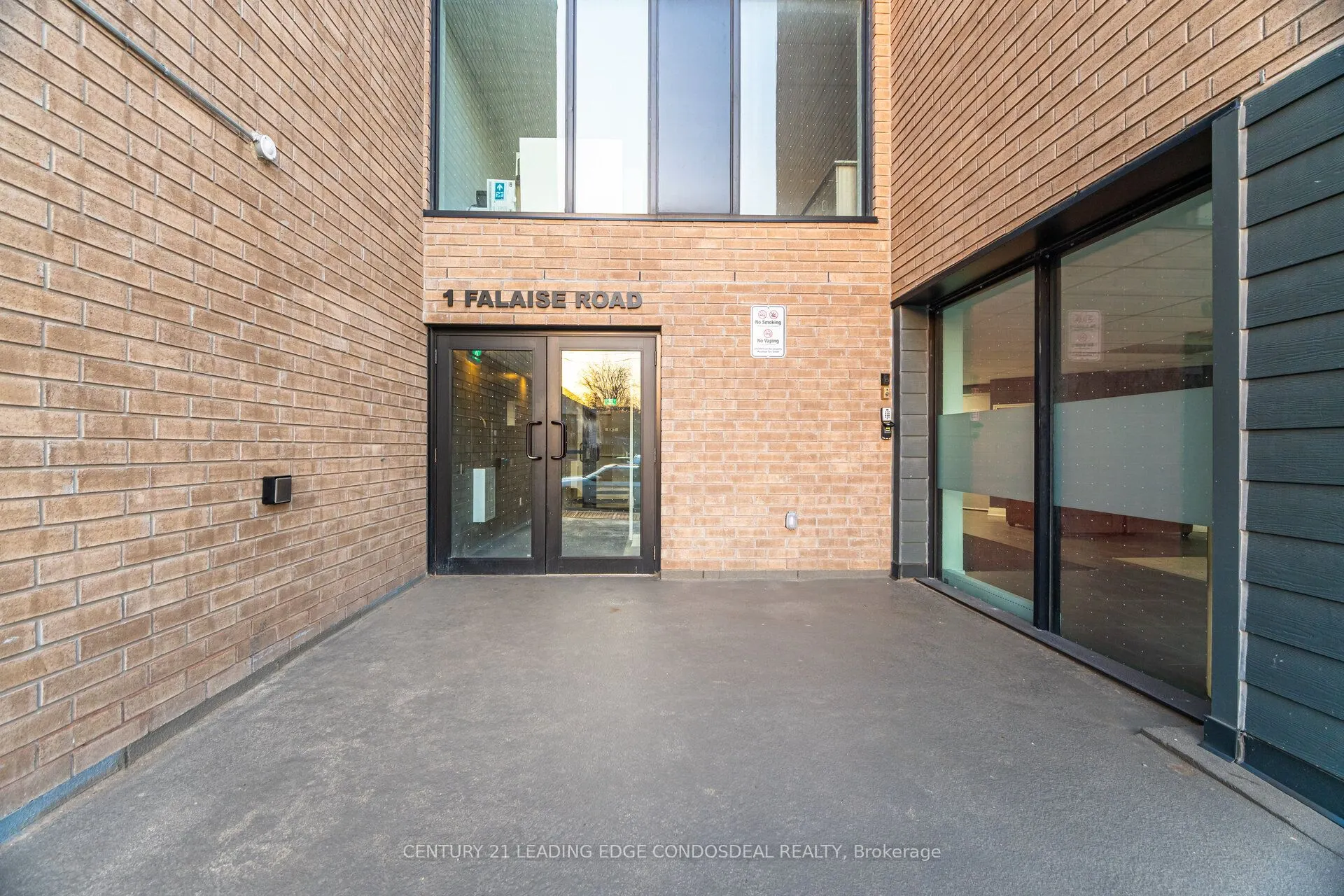 1 Falaise Road #424
