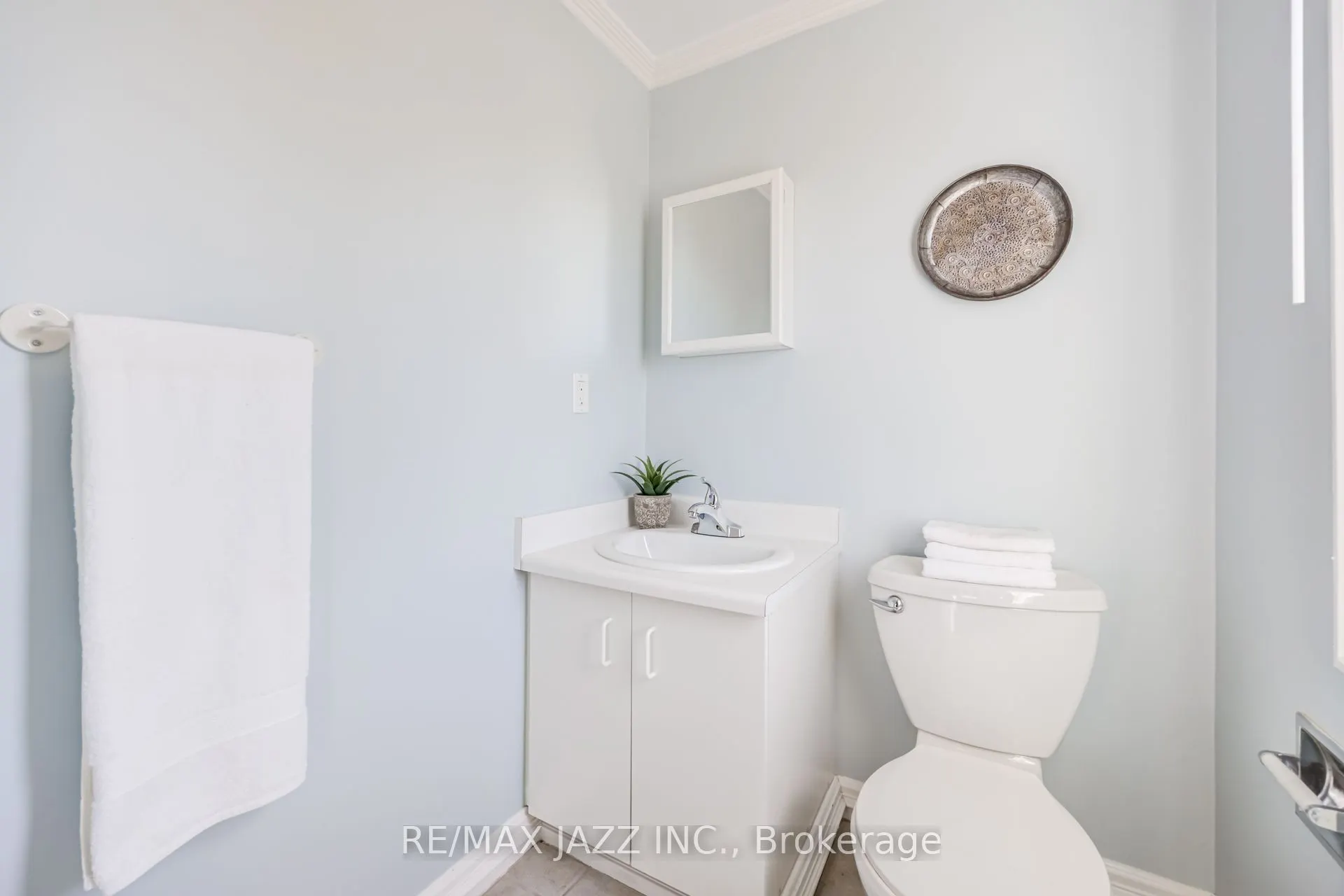 2 Coomer Crescent