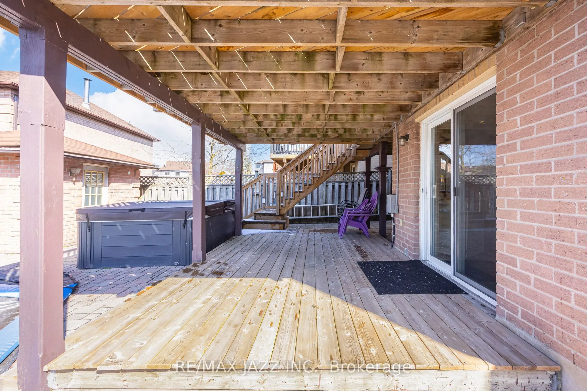 2 Coomer Crescent