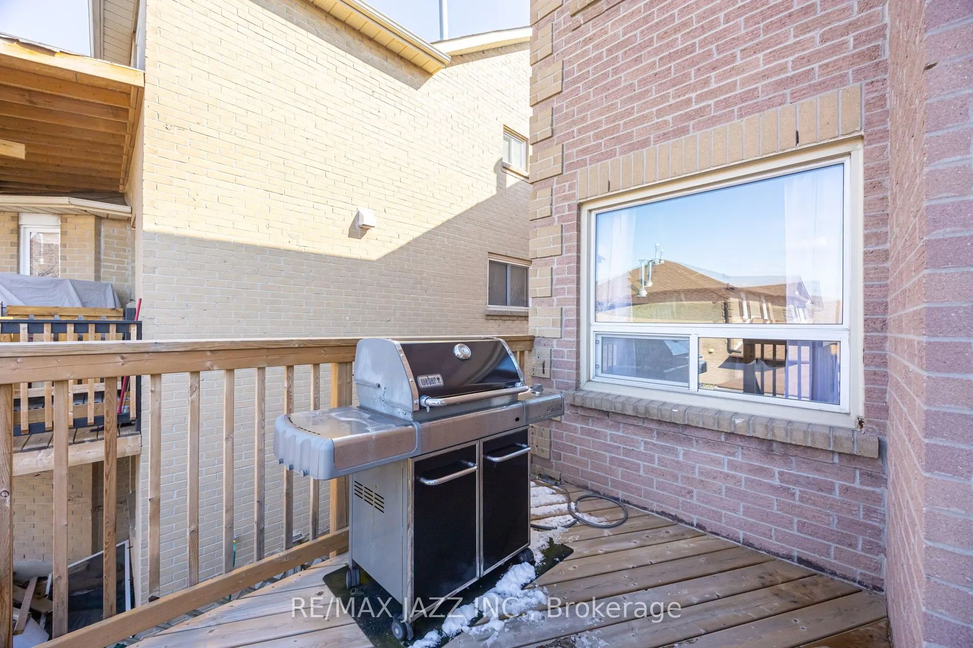 2 Coomer Crescent