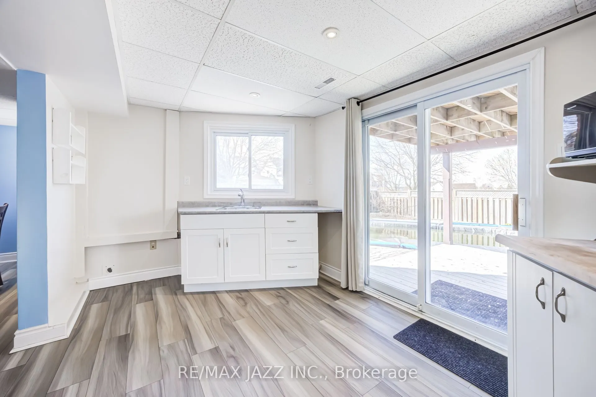 2 Coomer Crescent