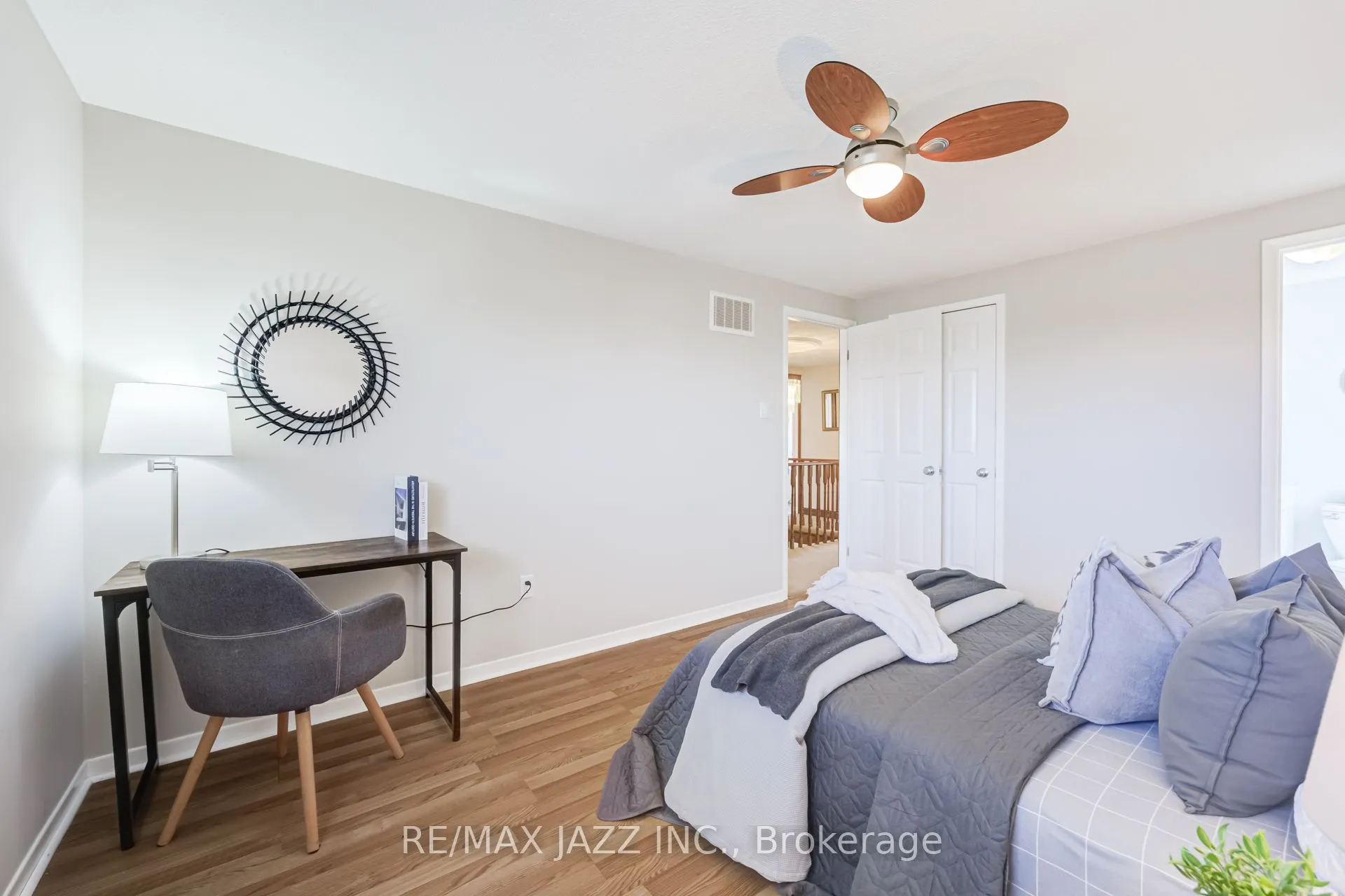 2 Coomer Crescent