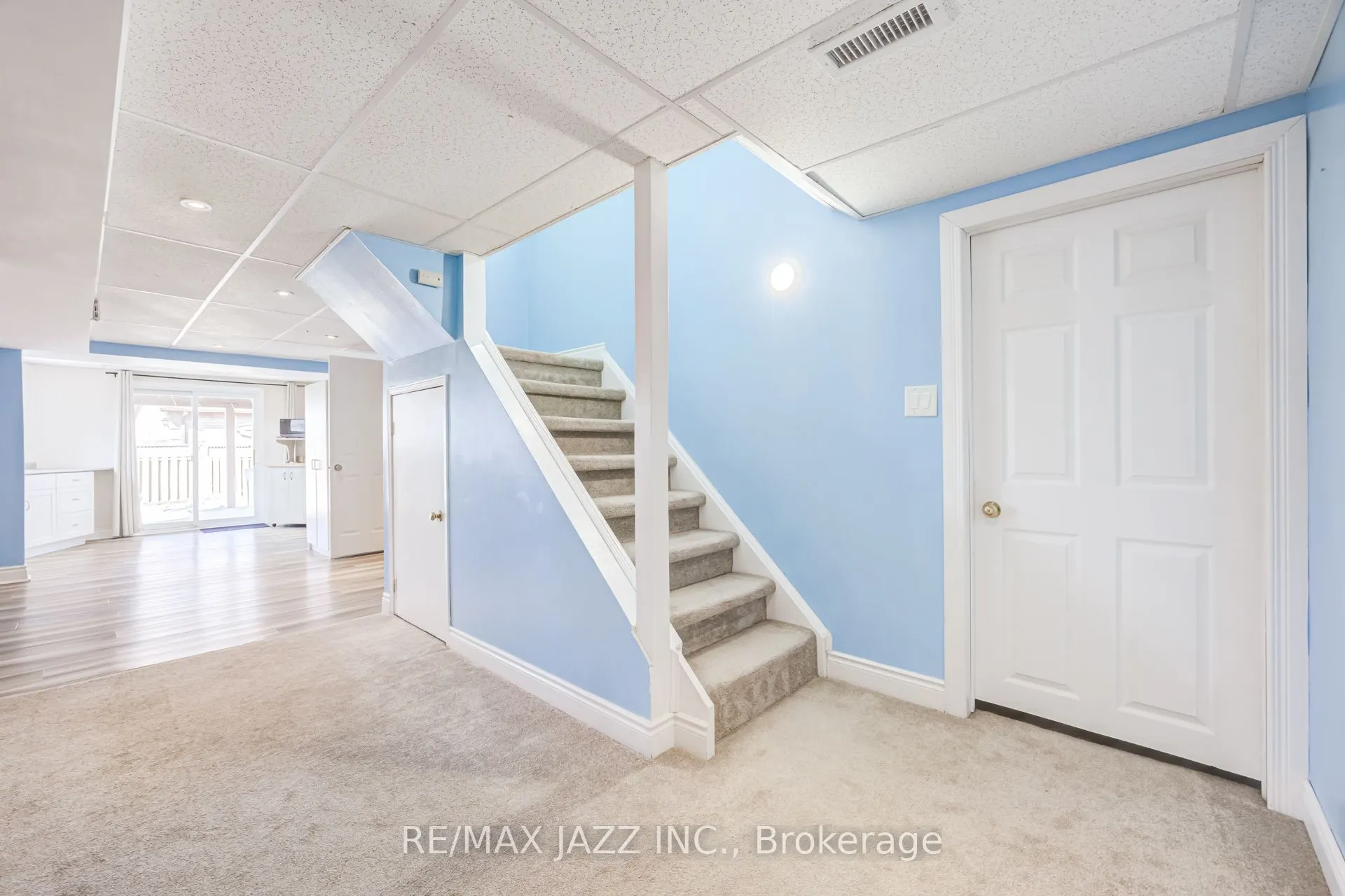 2 Coomer Crescent