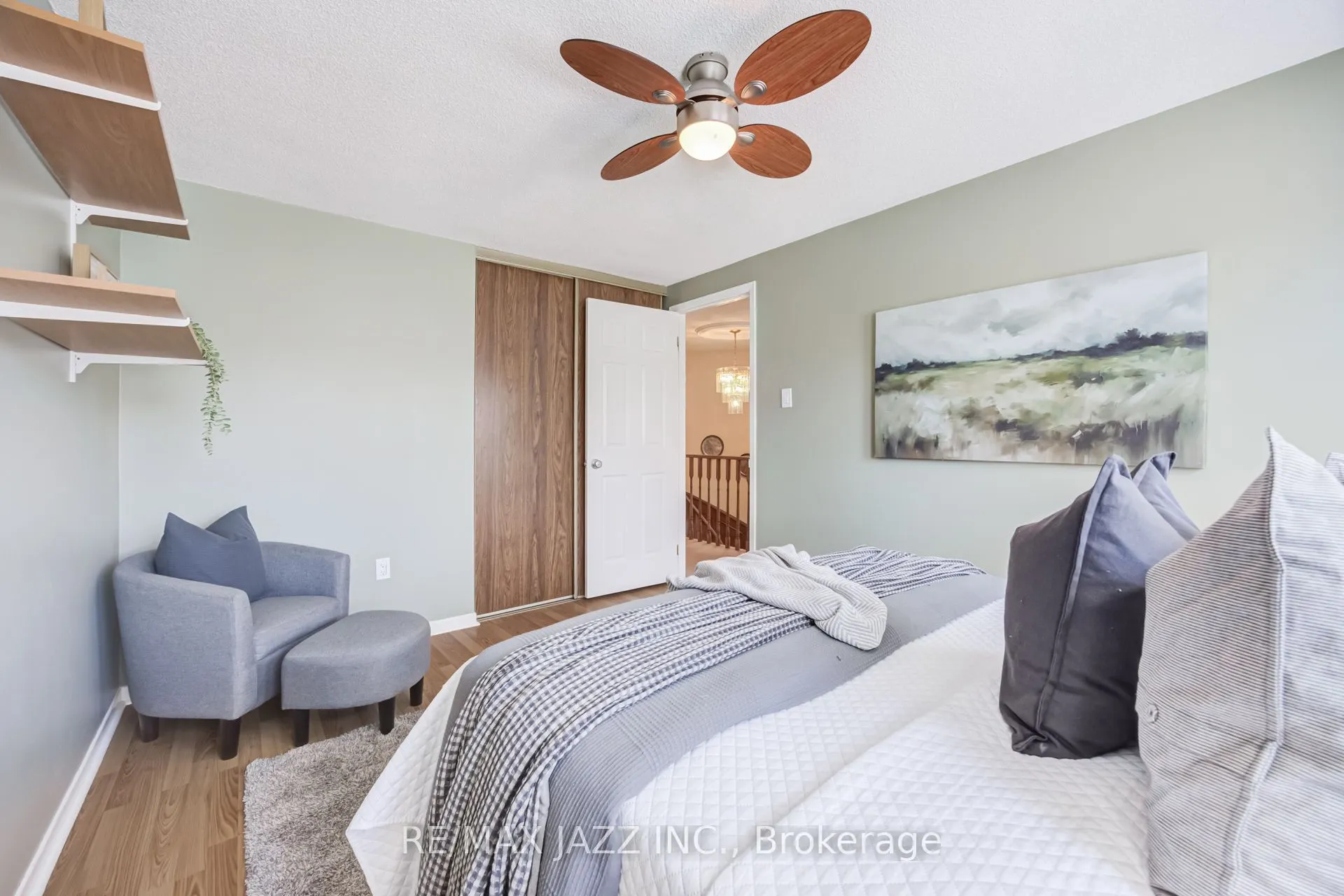 2 Coomer Crescent
