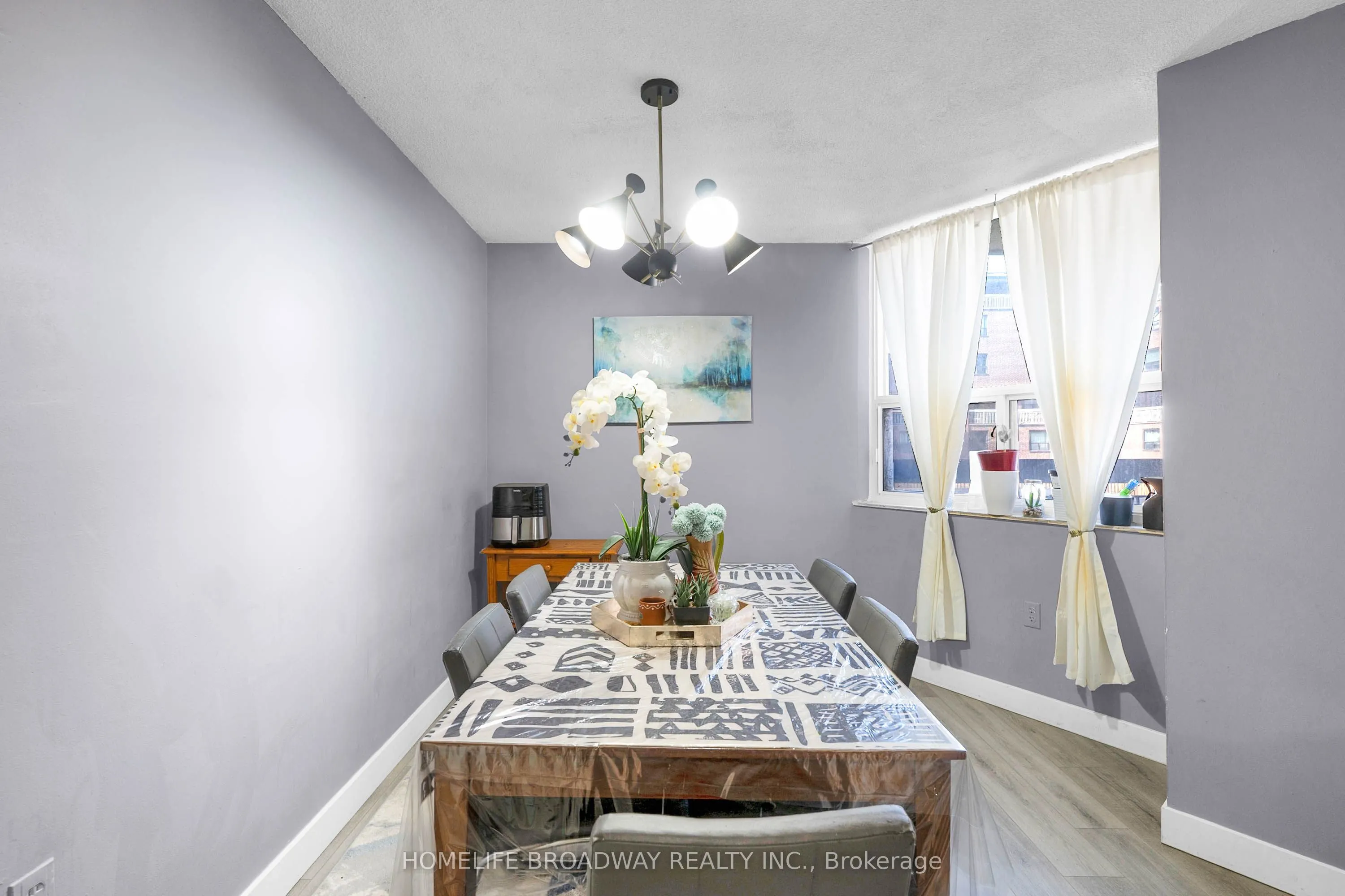 4062 Lawrence Avenue E #205