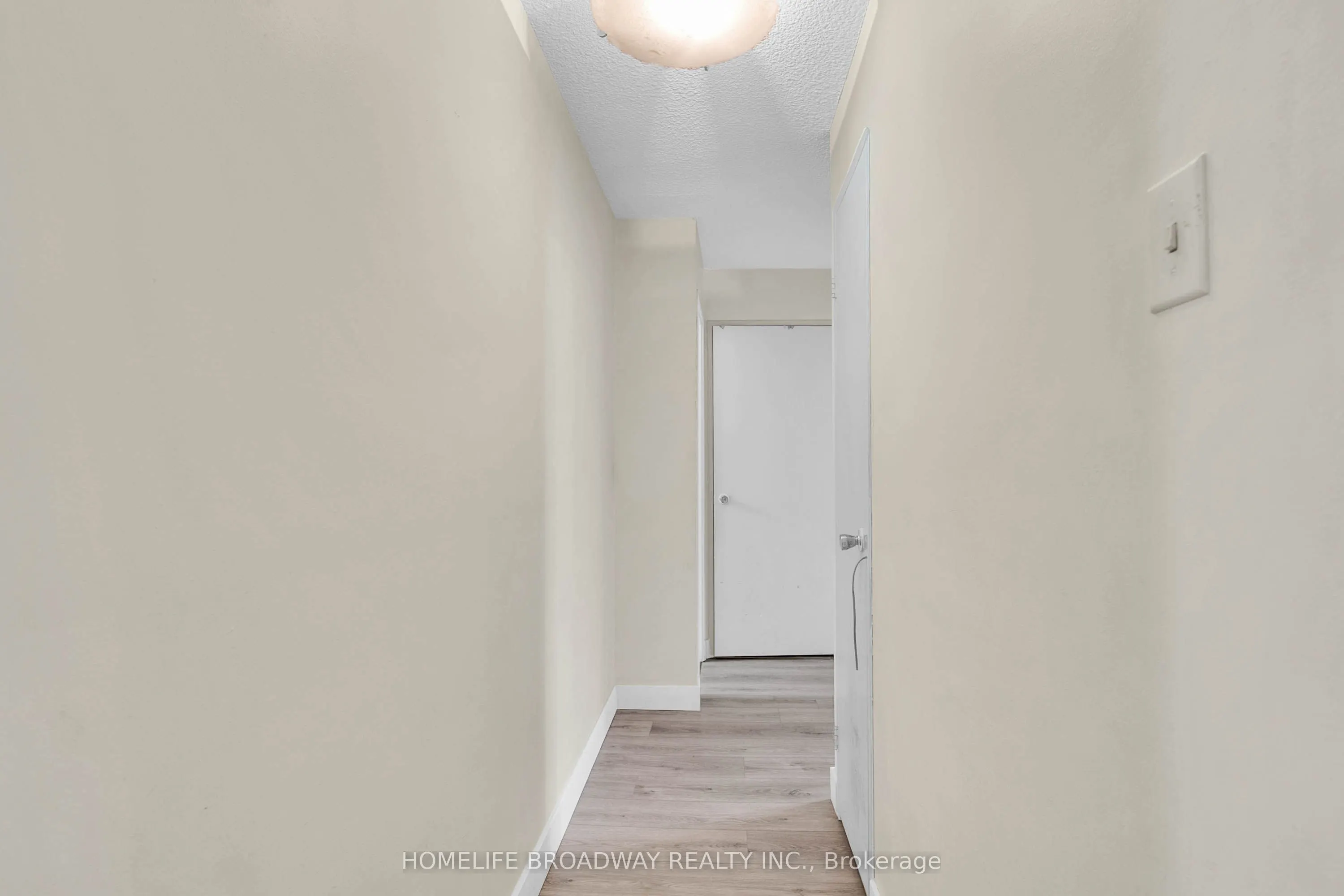 4062 Lawrence Avenue E #205