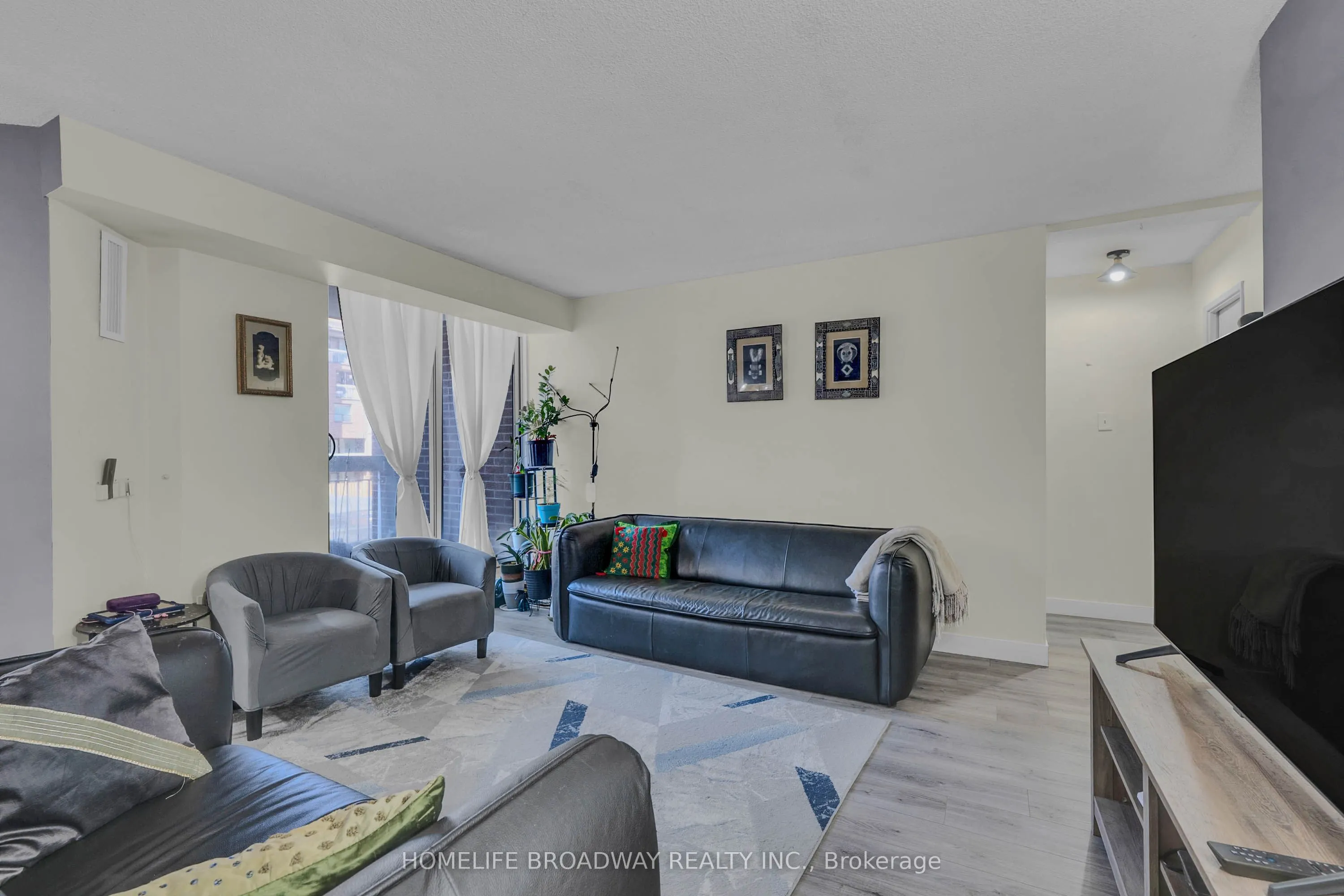 4062 Lawrence Avenue E #205