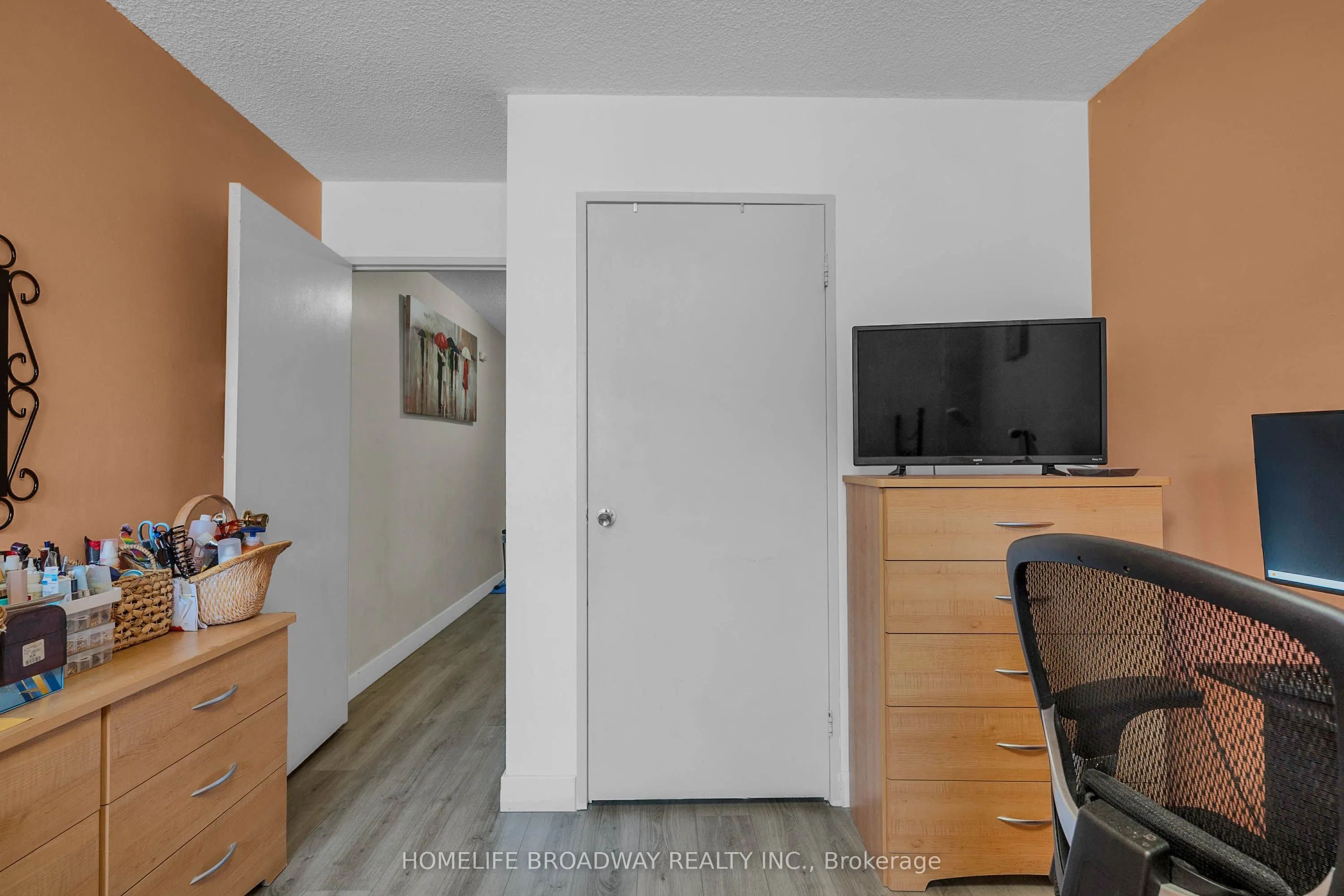 4062 Lawrence Avenue E #205