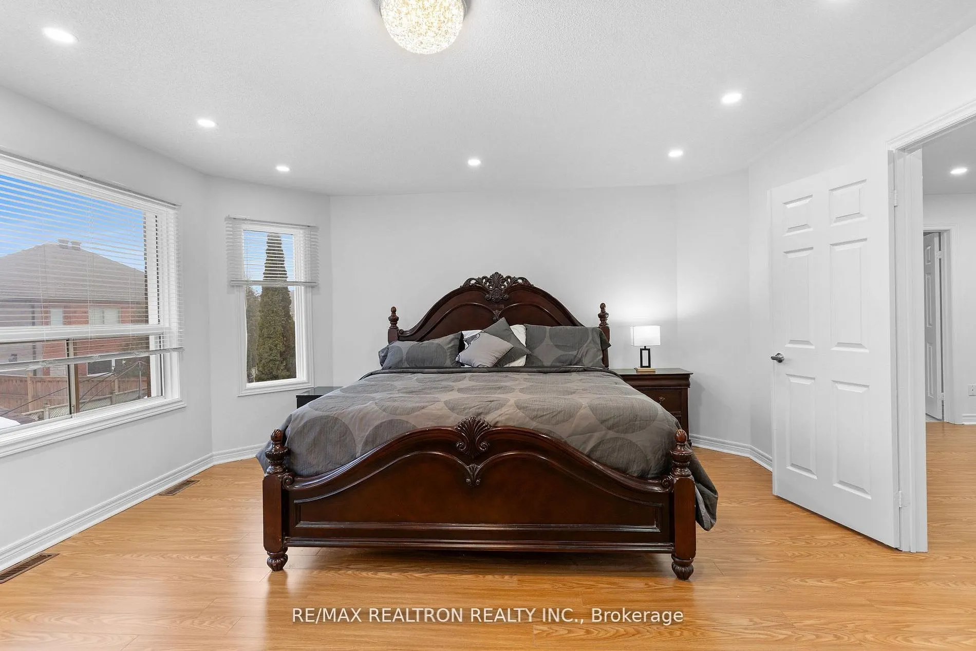 13 Freeston Crescent